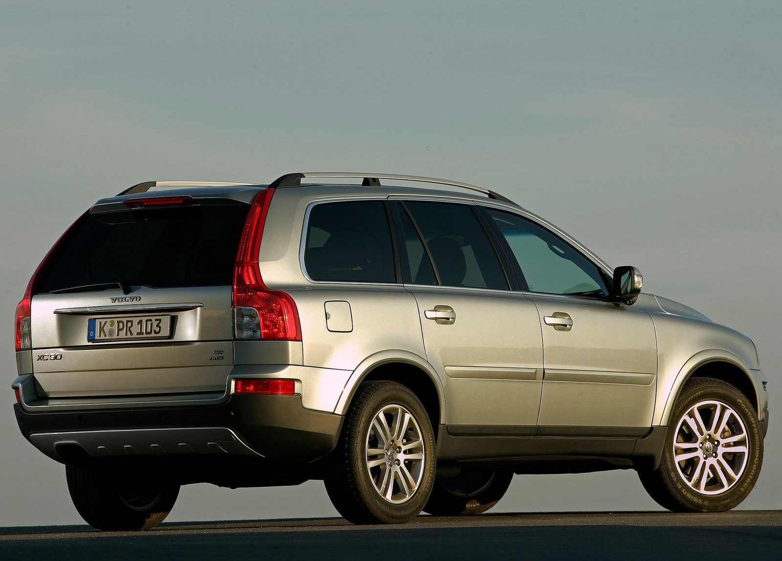 Volvo XC90 photo #36