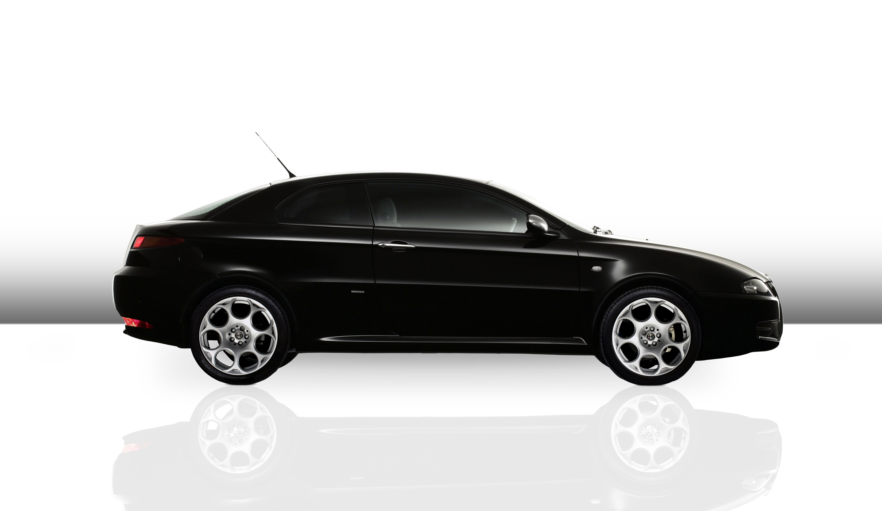 Alfa Romeo Limited Edition Alfa GT Blackline photo #2