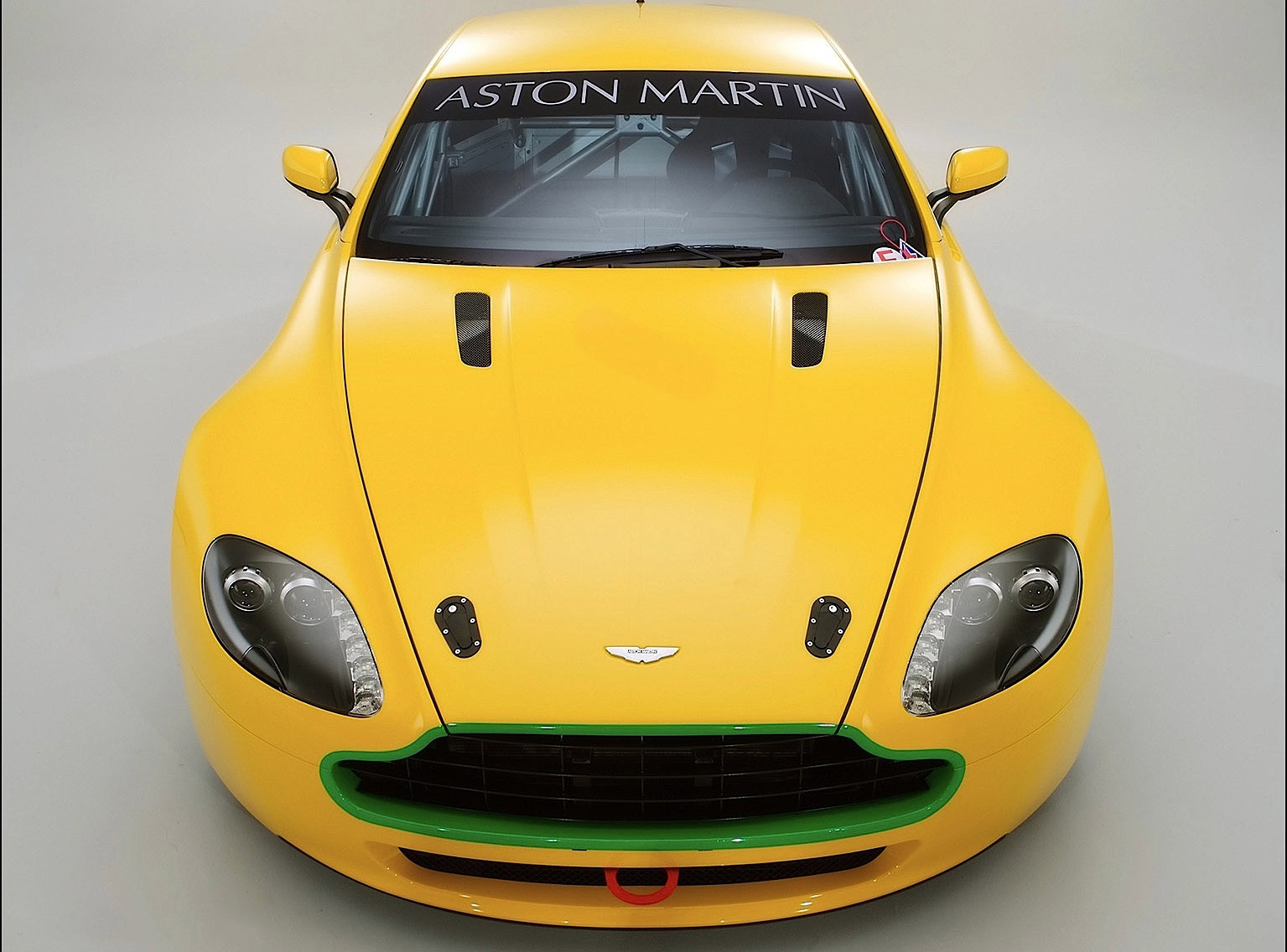 Aston Martin V8 Vantage N24 photo #1