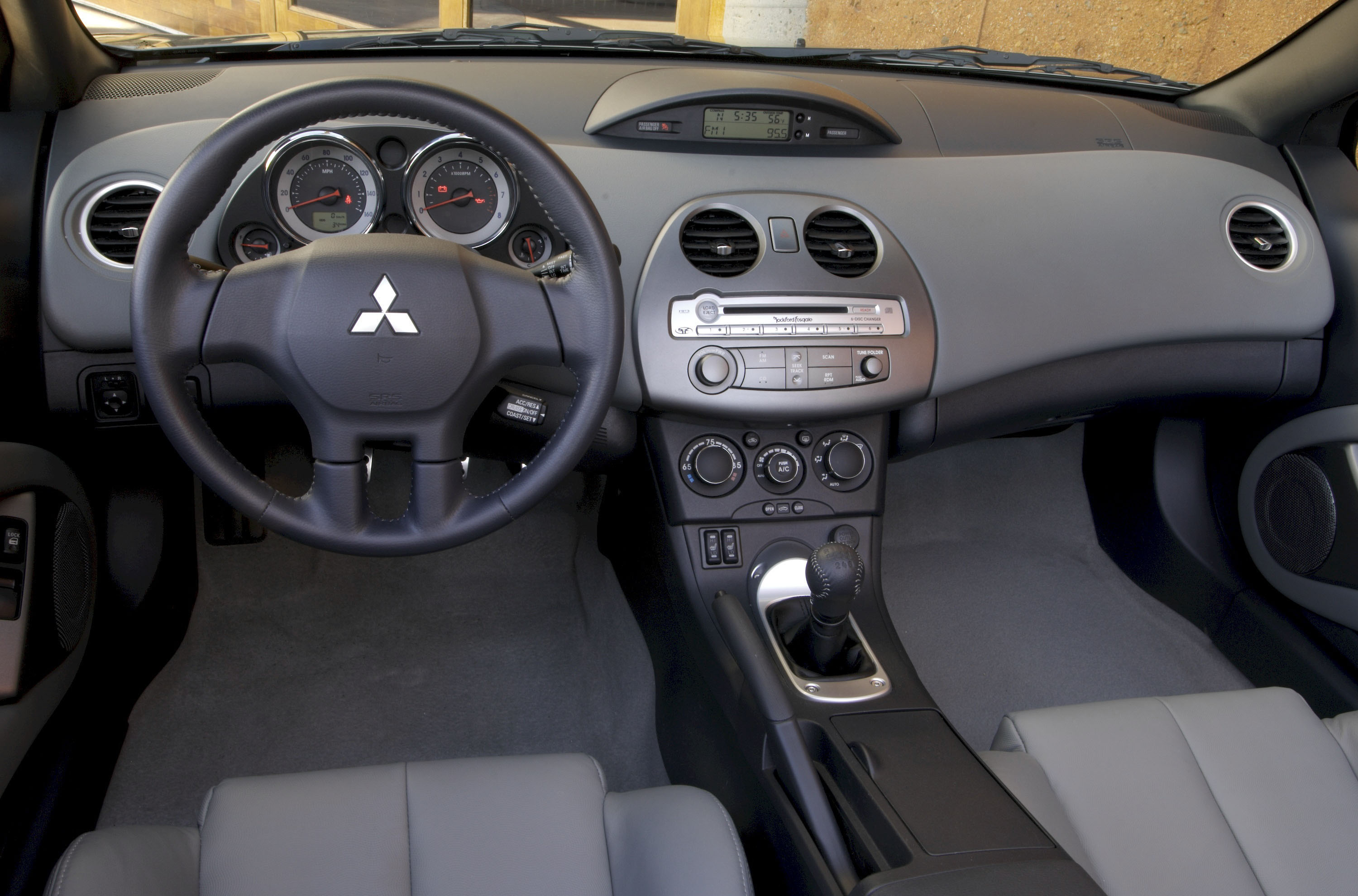 Mitsubishi Eclipse Spyder photo #13