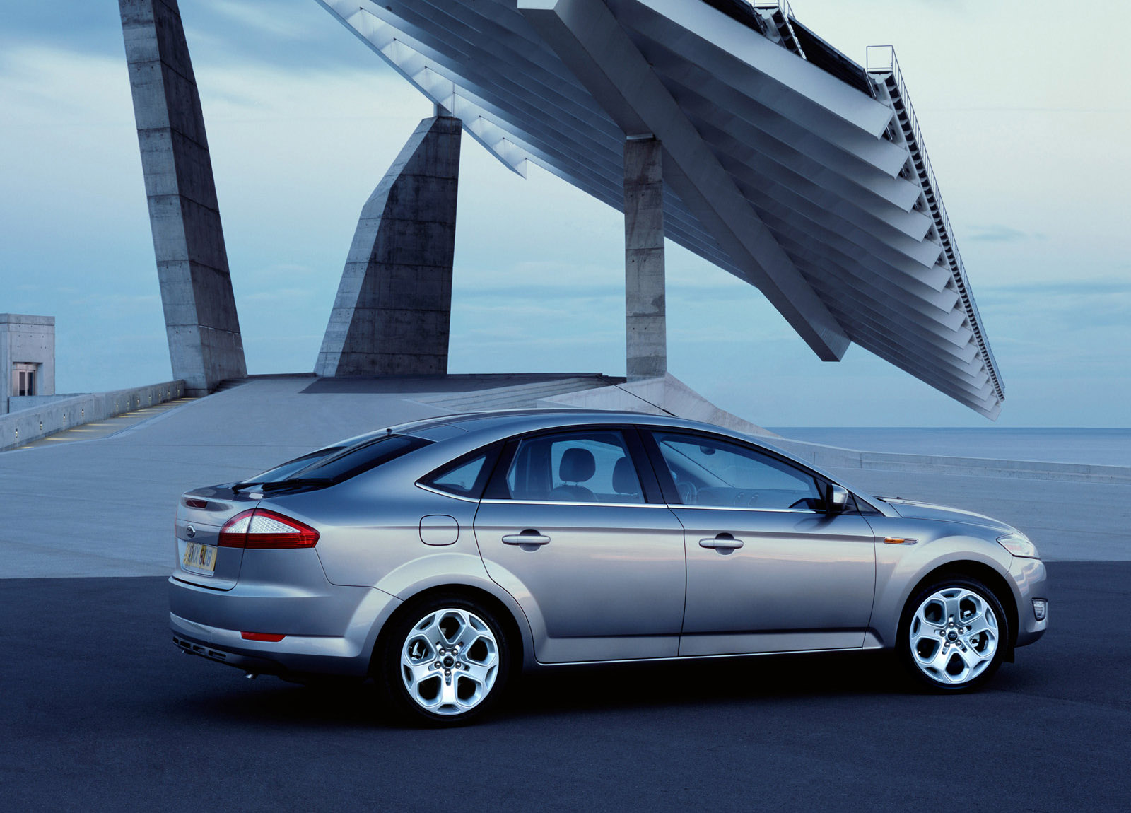Ford Mondeo photo #17