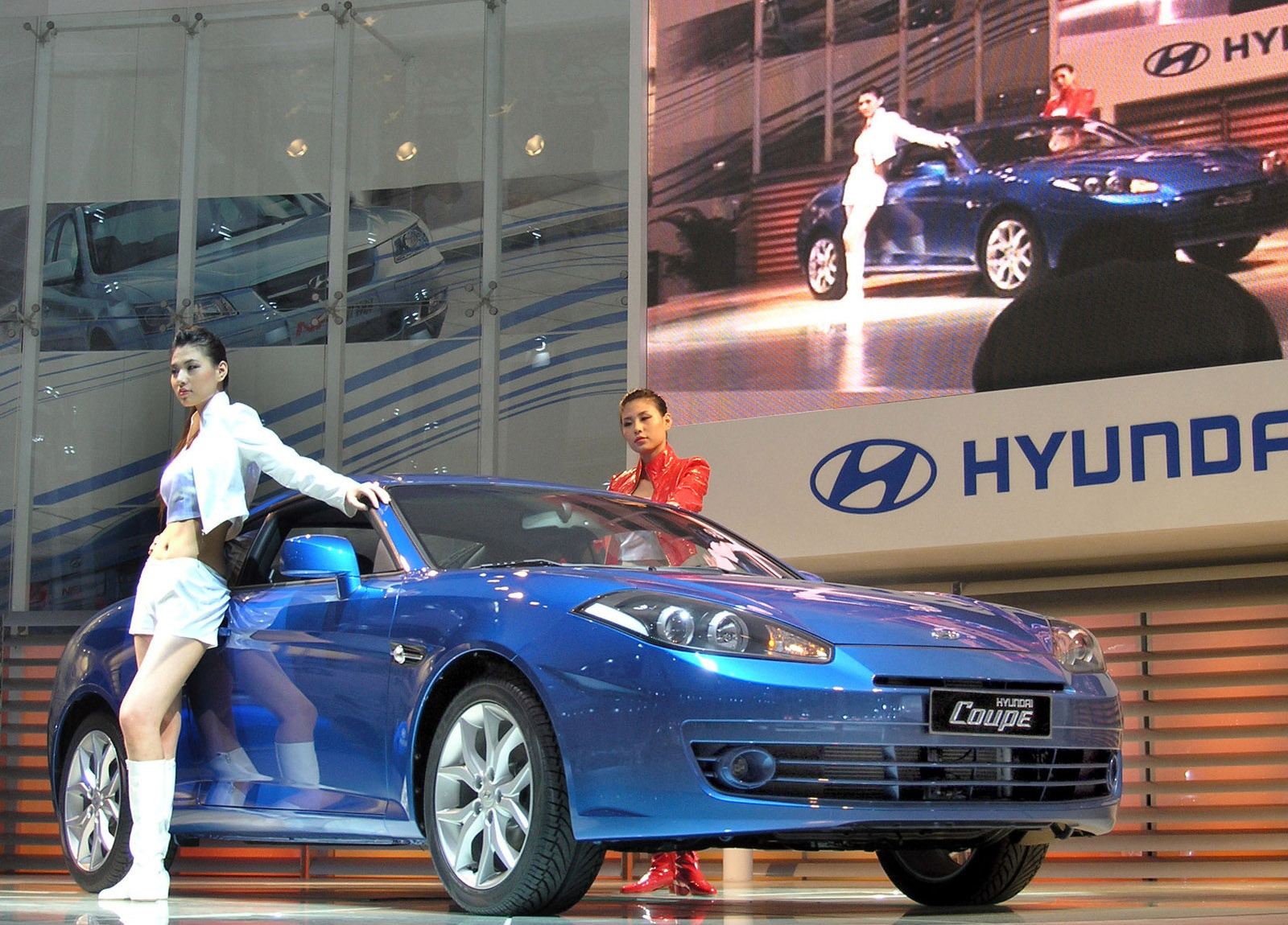 Hyundai Coupe photo #2