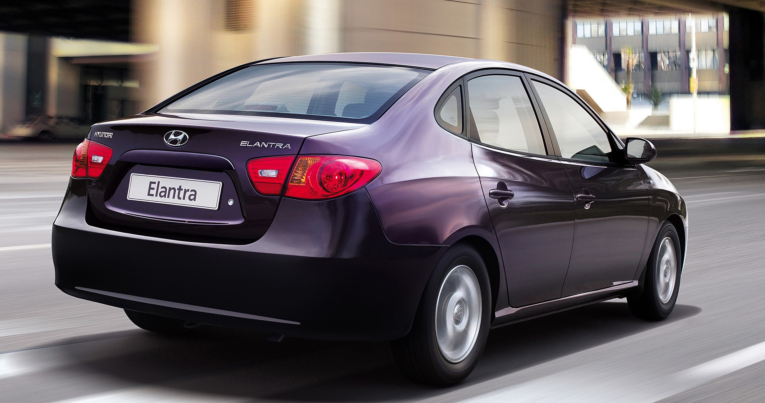 Hyundai Elantra photo #17