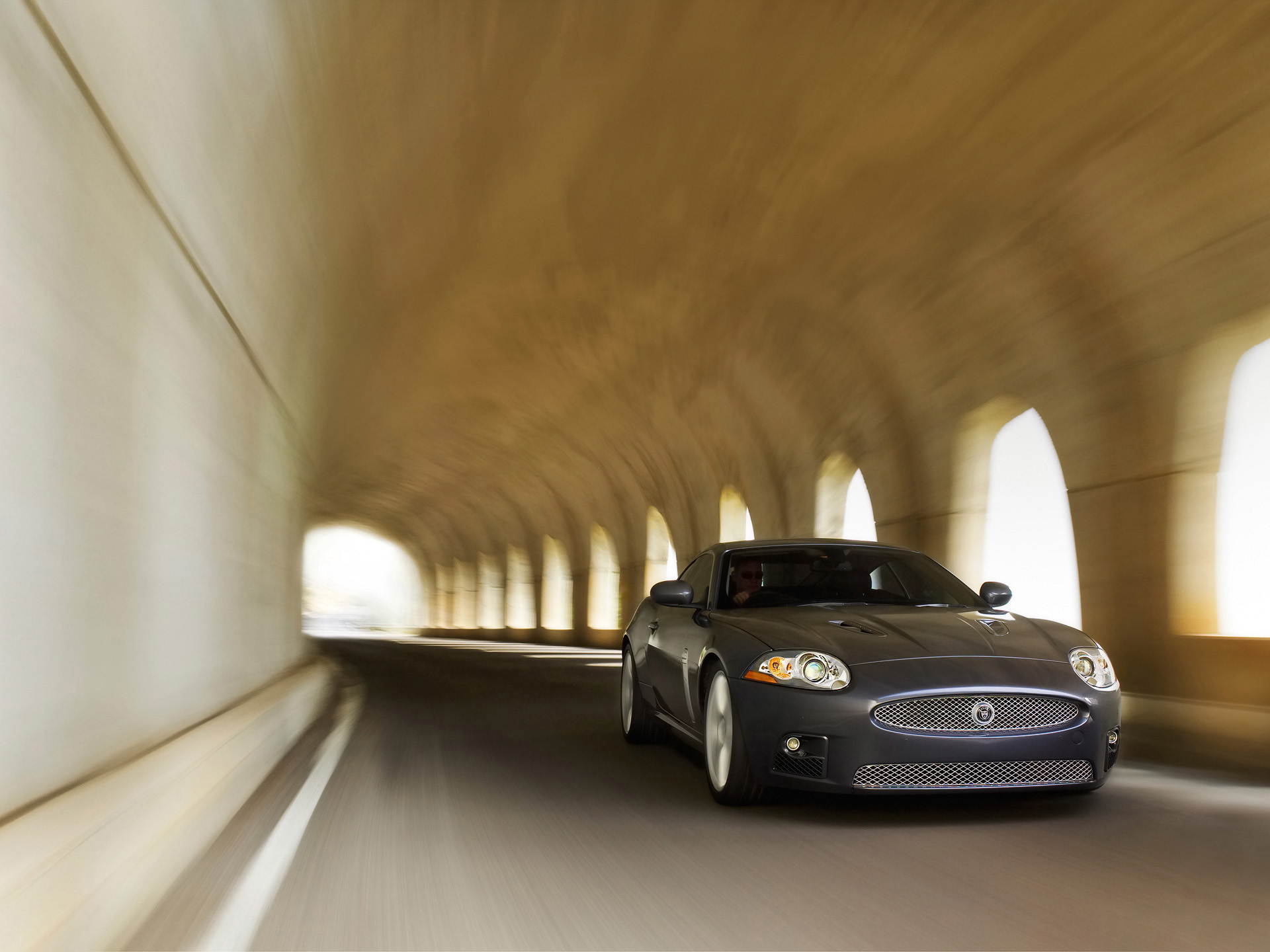 Jaguar XKR photo #10