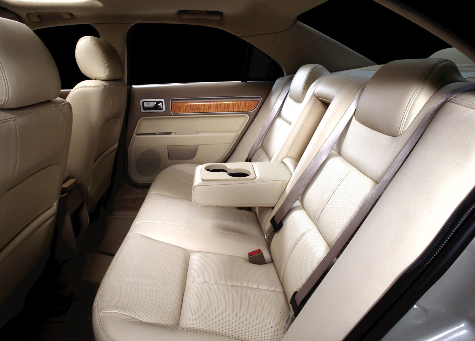 Lincoln MKZ photo #13