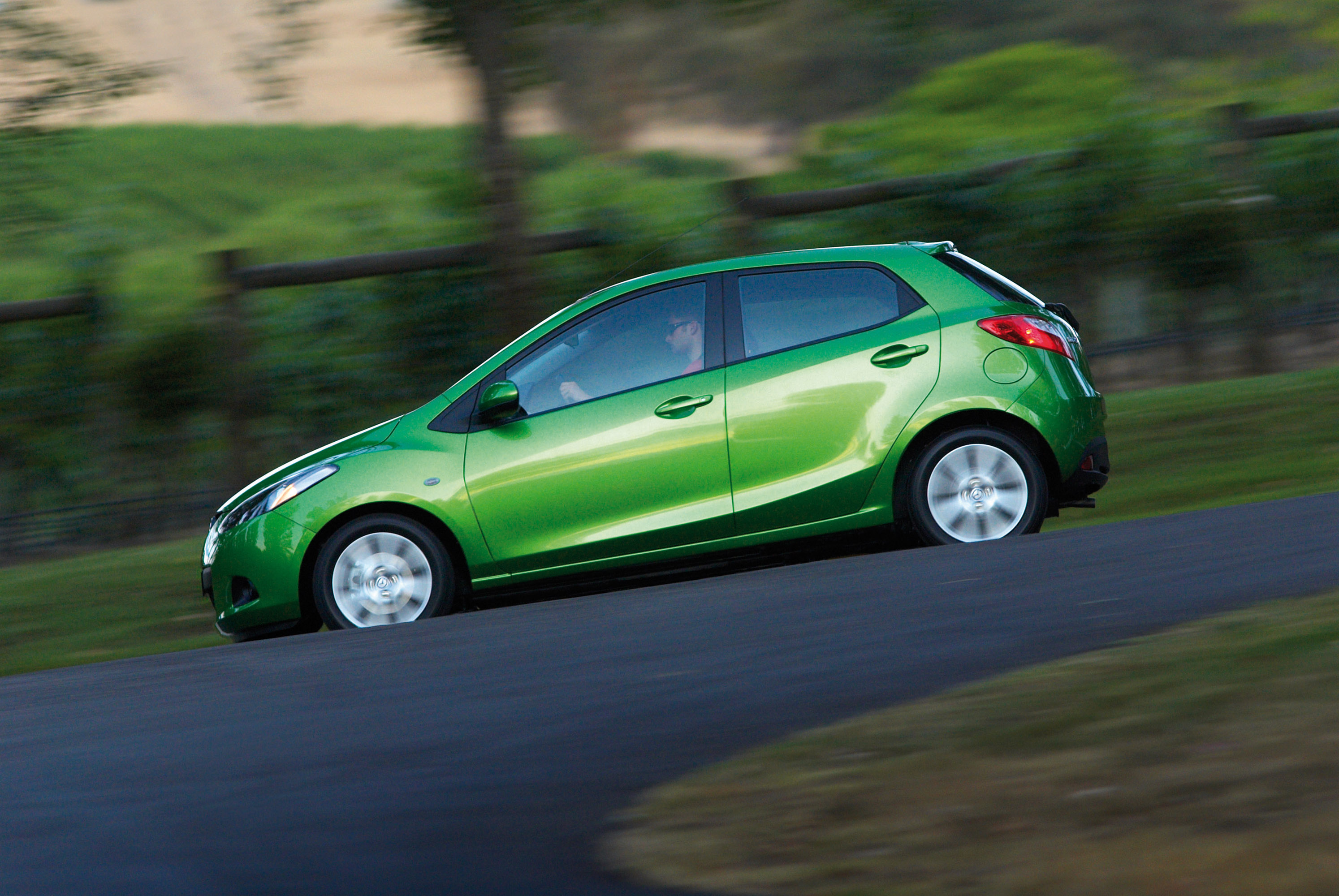 Mazda 2 photo #18