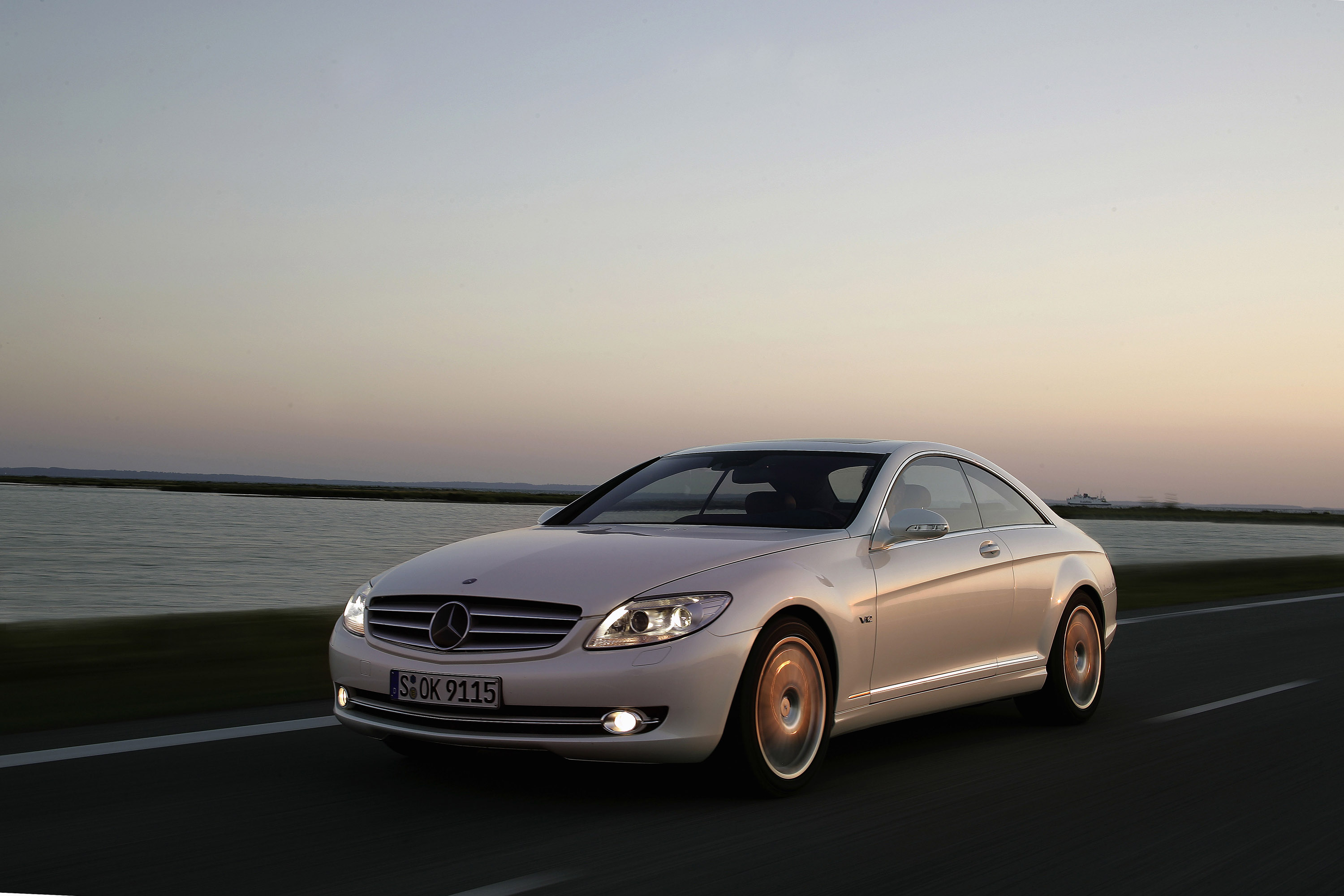 Mercedes-Benz CL 600 photo #29