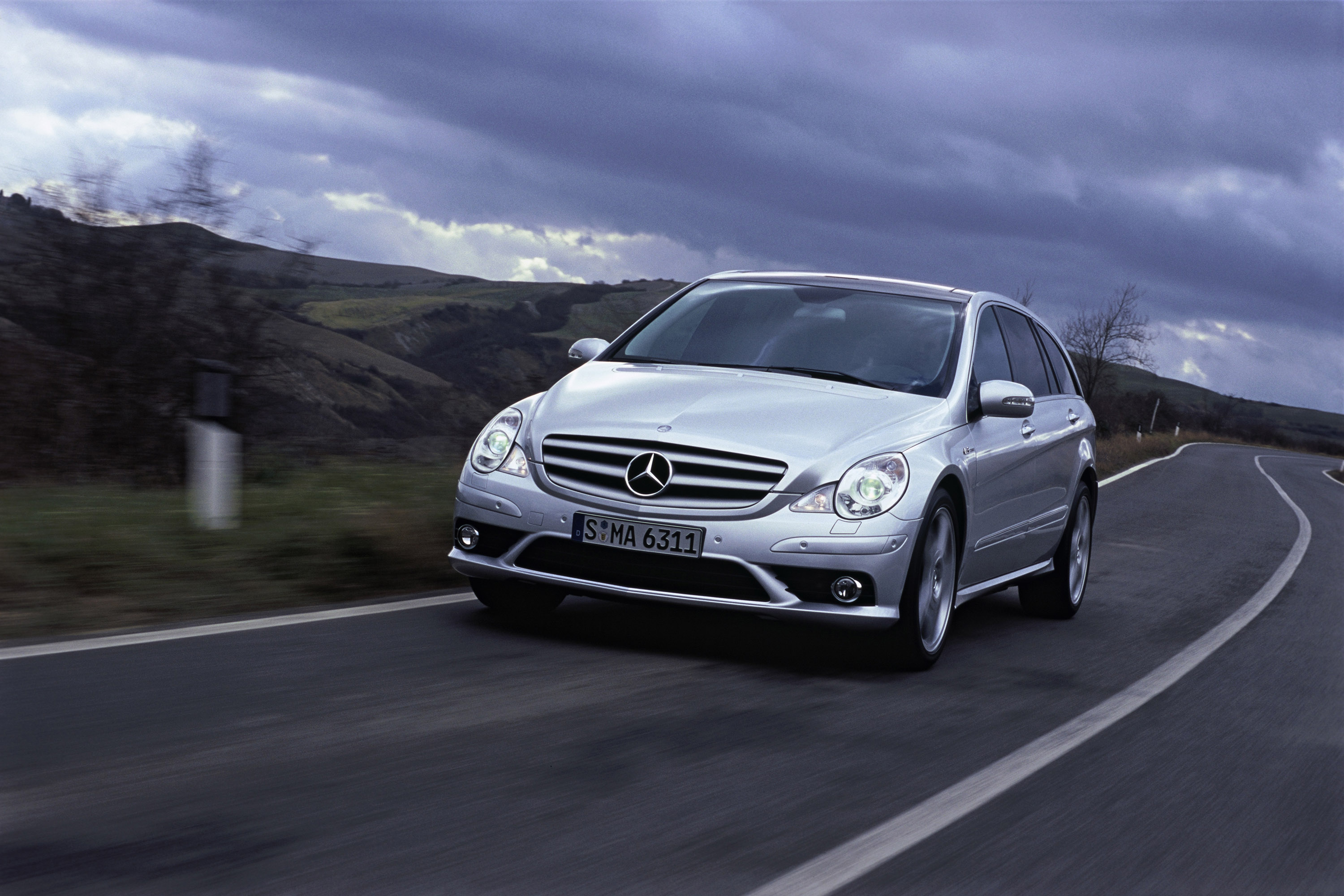 Mercedes-Benz R 63 AMG photo #16