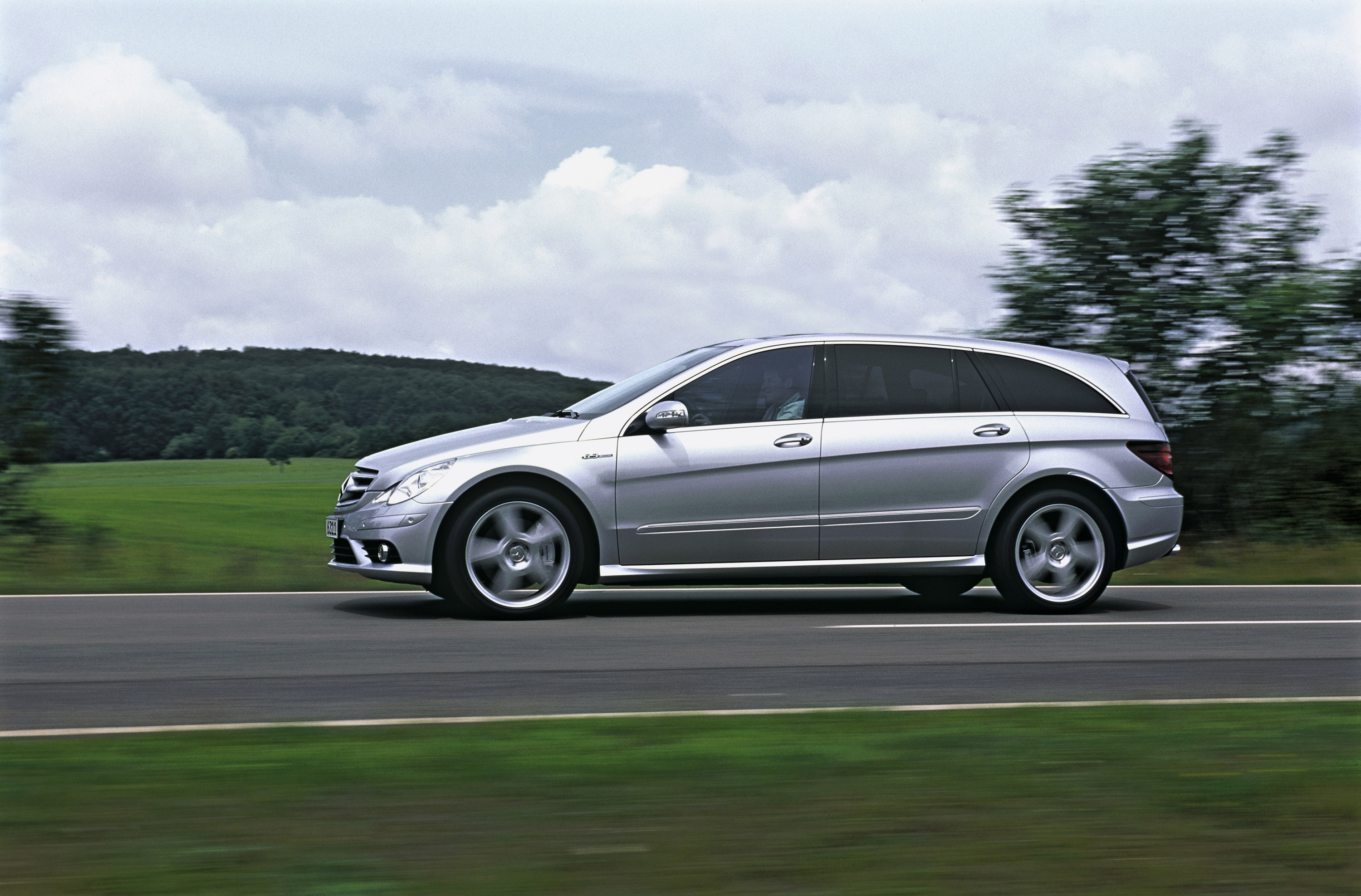 Mercedes-Benz R 63 AMG photo #27