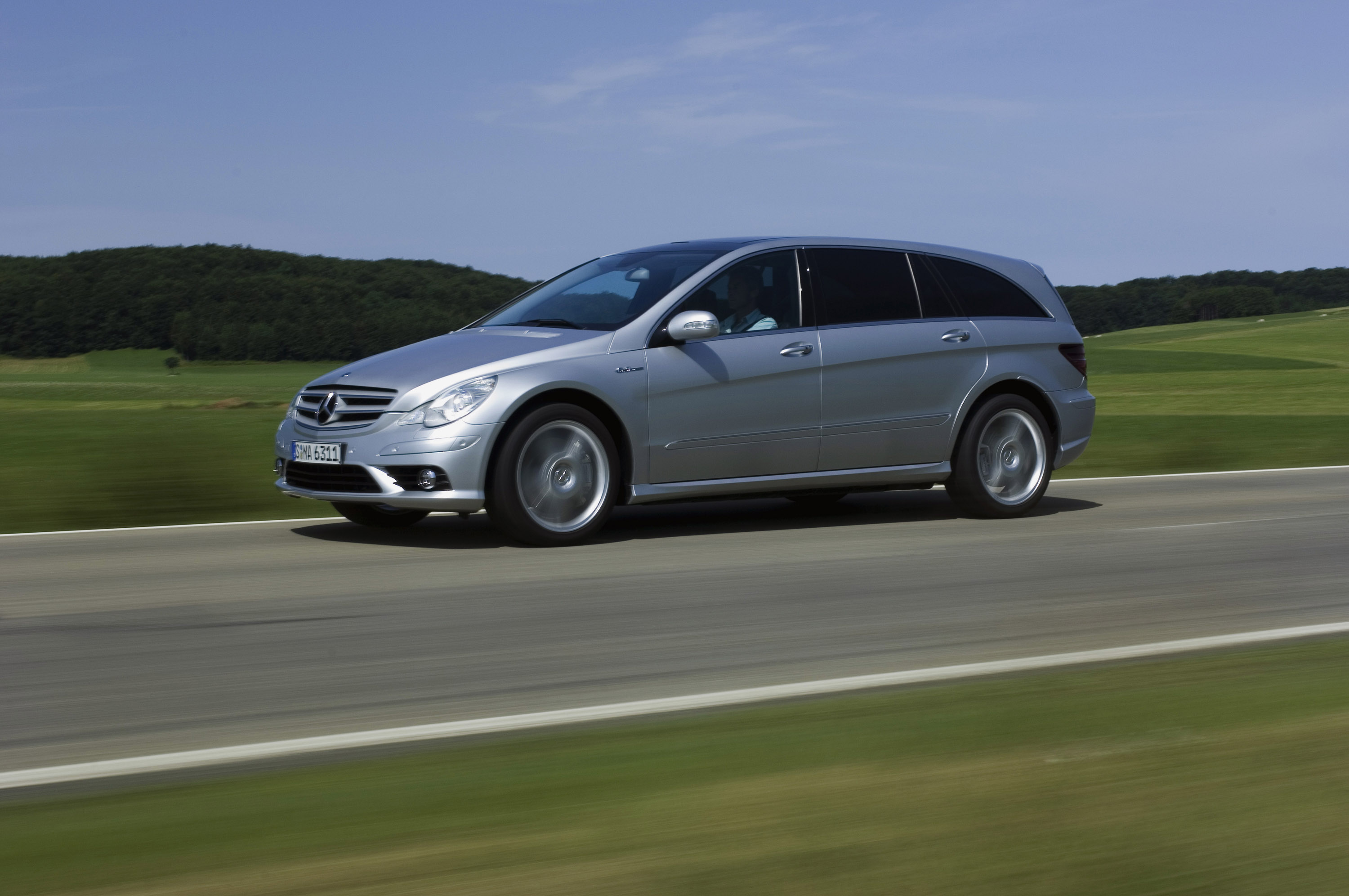 Mercedes-Benz R 63 AMG photo #30