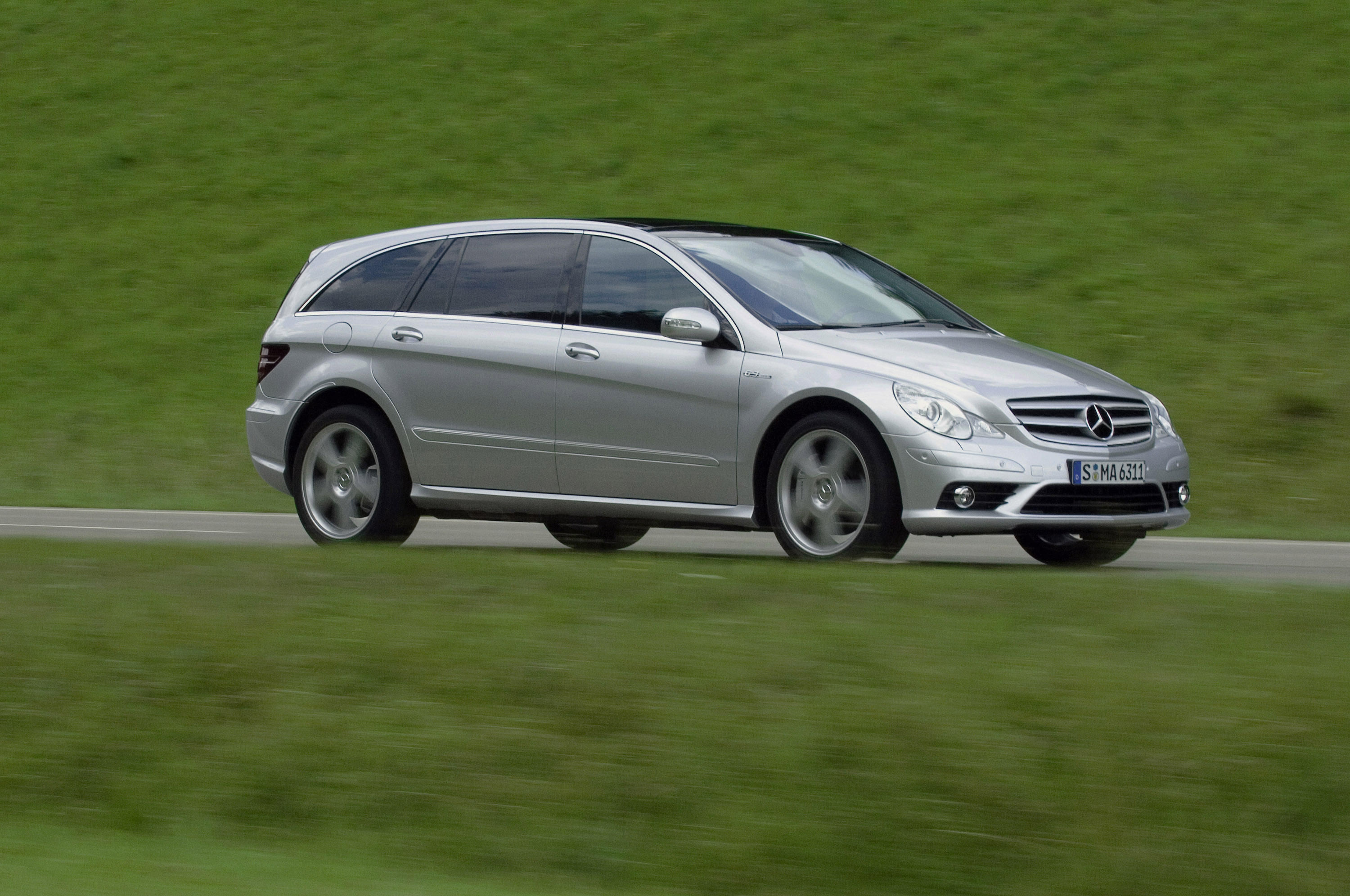 Mercedes-Benz R 63 AMG photo #32