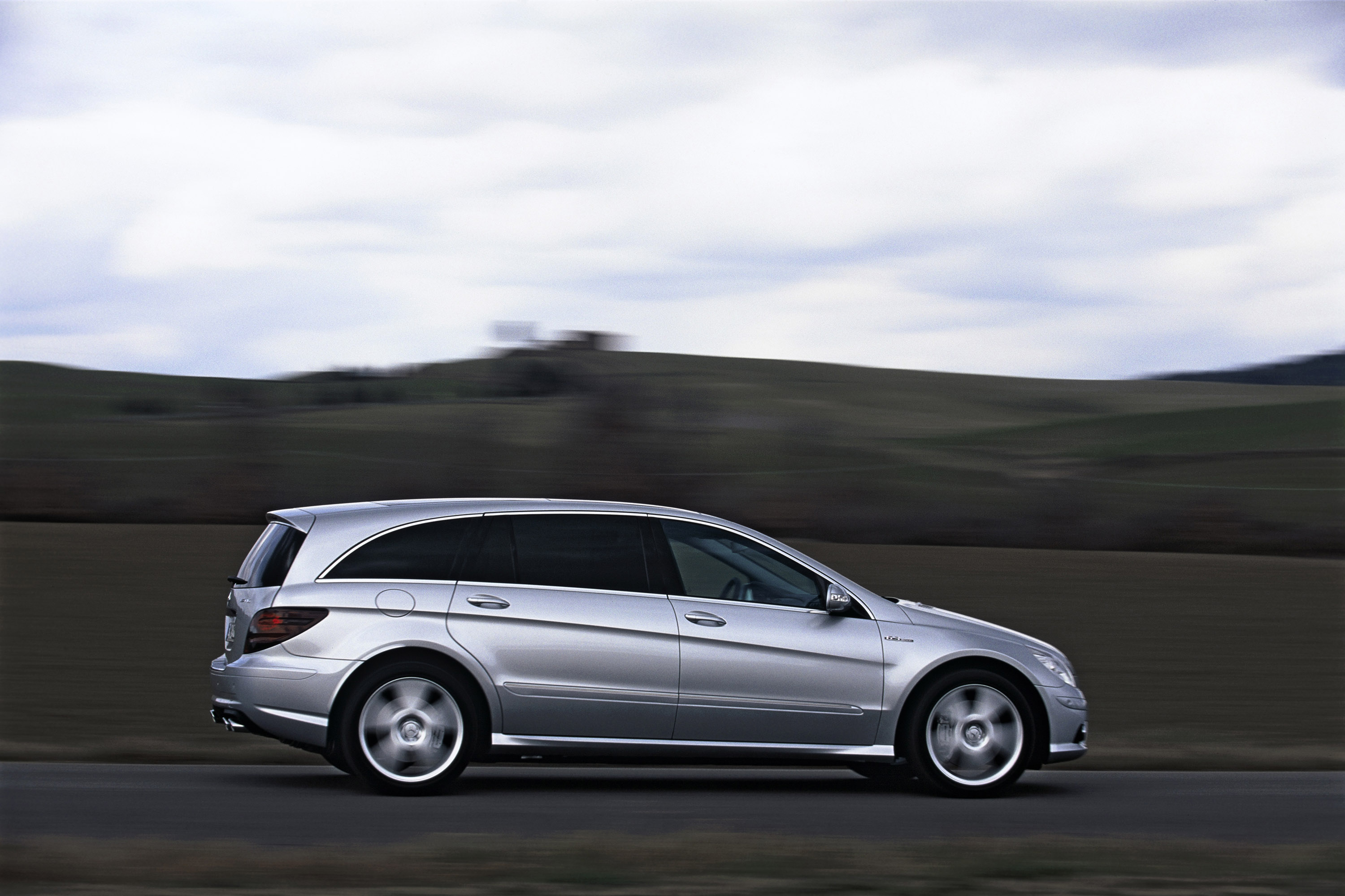 Mercedes-Benz R 63 AMG photo #35