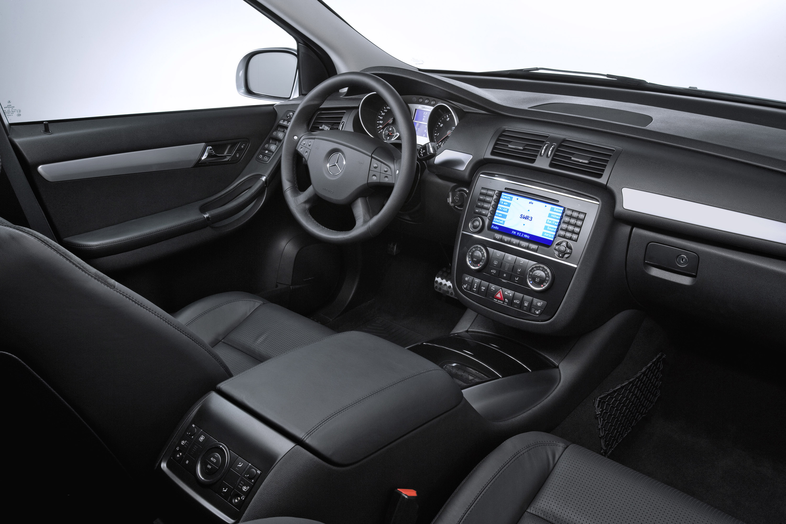 Mercedes-Benz R 63 AMG photo #37