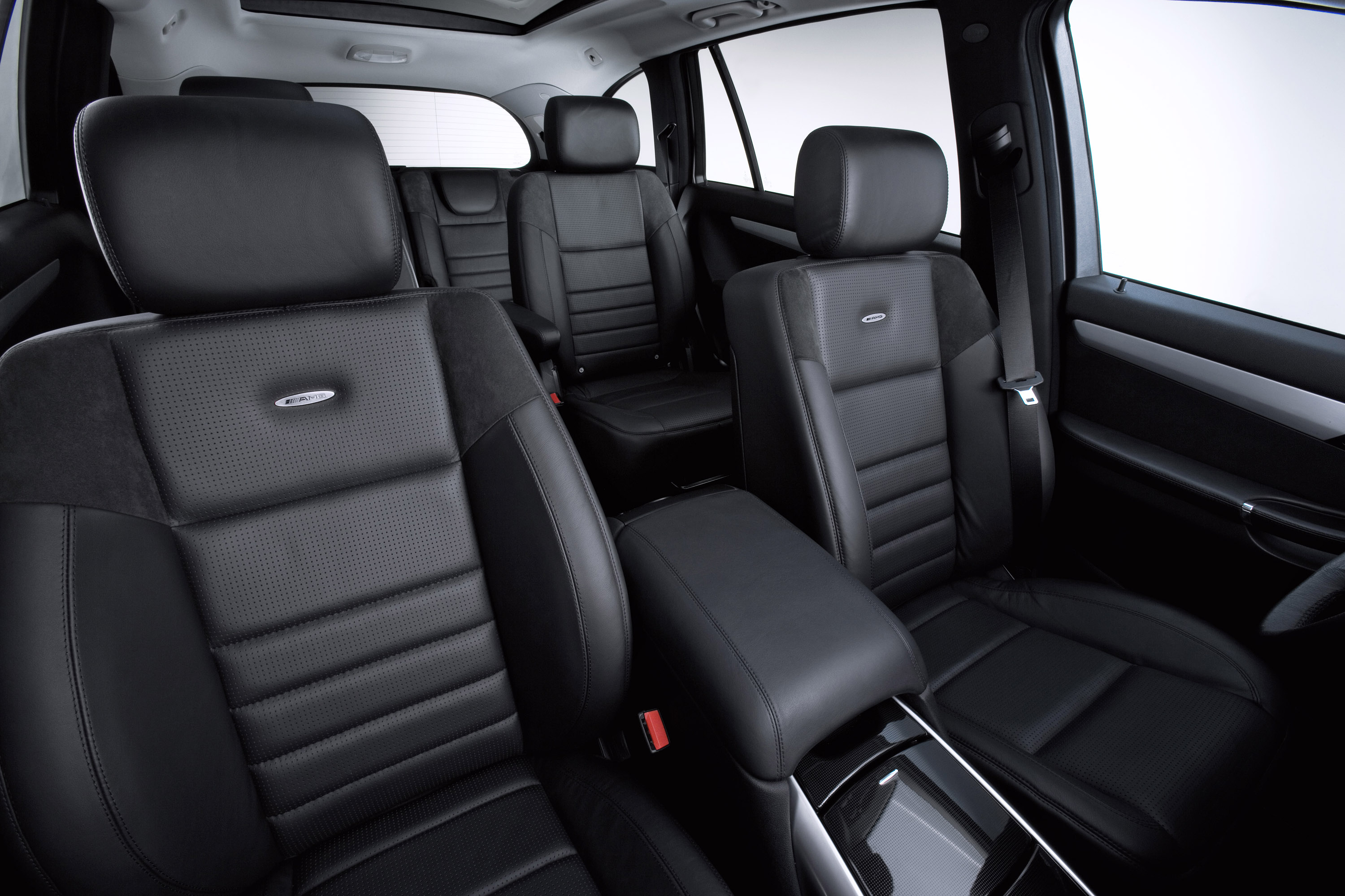 Mercedes-Benz R 63 AMG photo #40