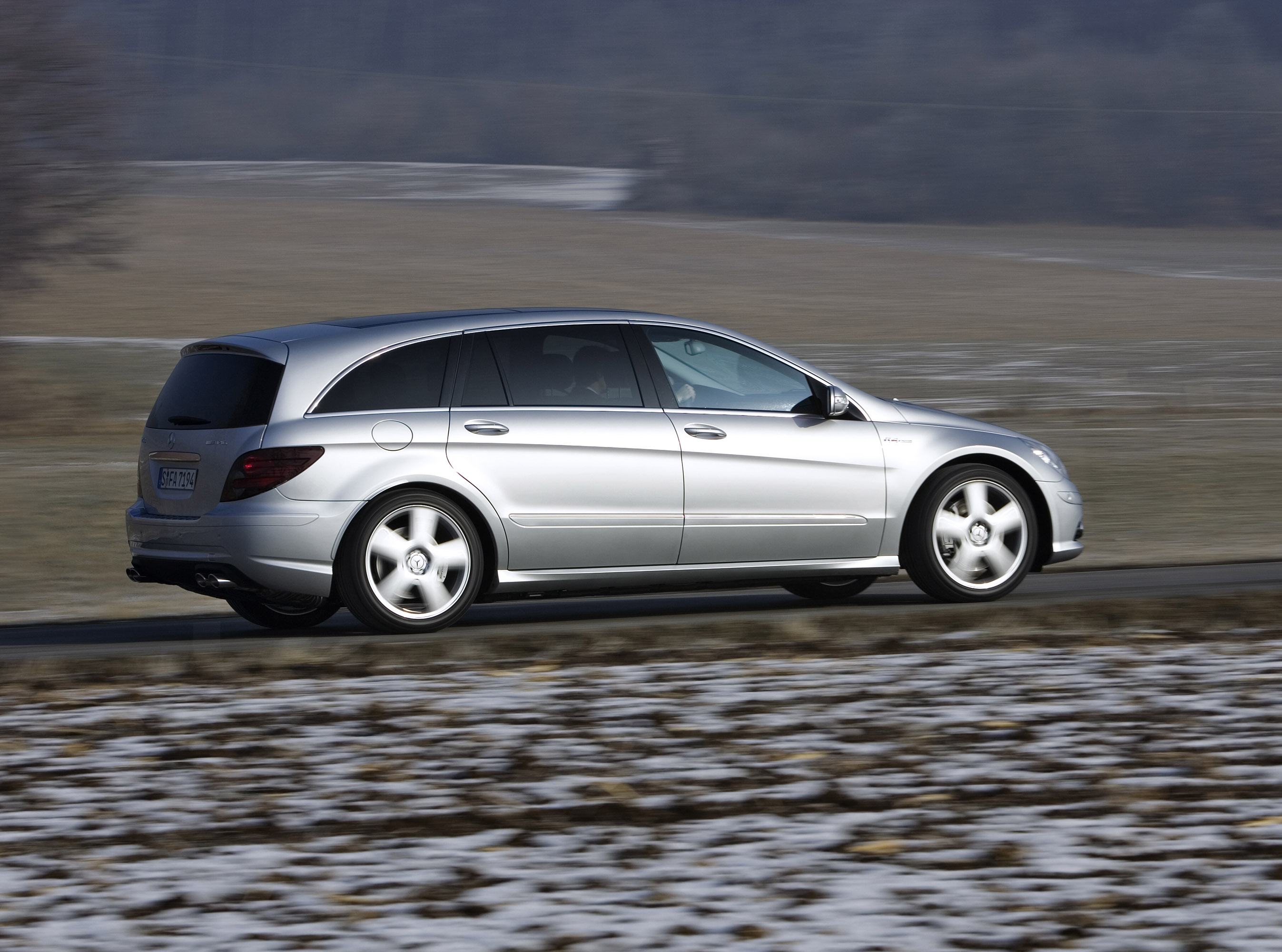 Mercedes-Benz R 63 AMG photo #48