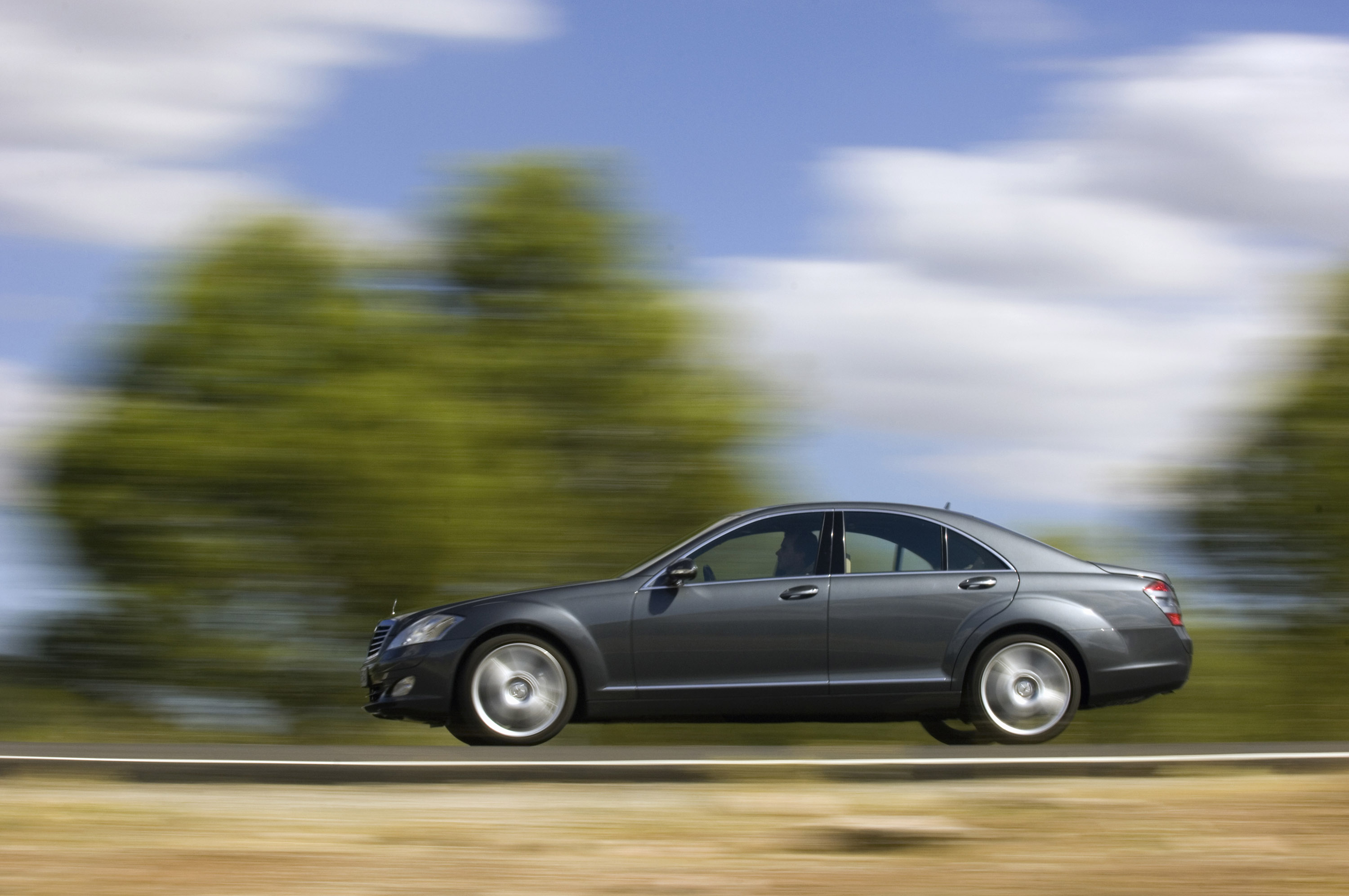 Mercedes-Benz S 500 4MATIC photo #16