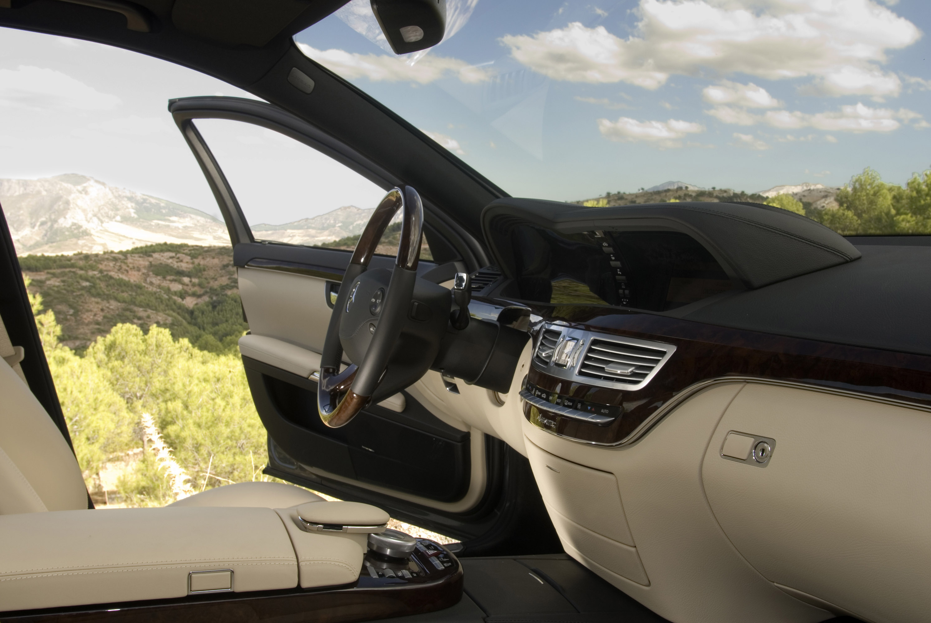 Mercedes-Benz S 500 4MATIC photo #23