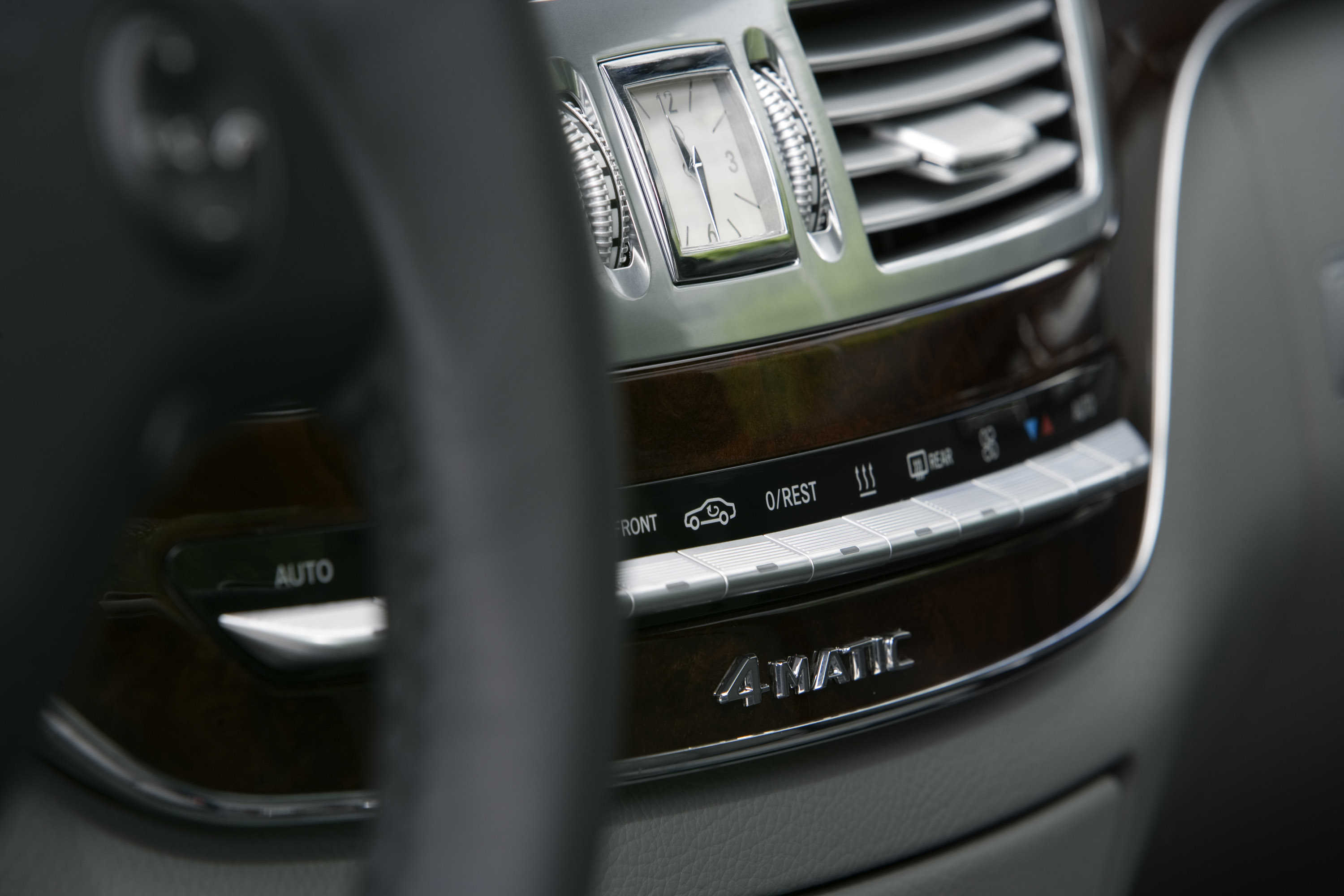 Mercedes-Benz S 500 4MATIC photo #24