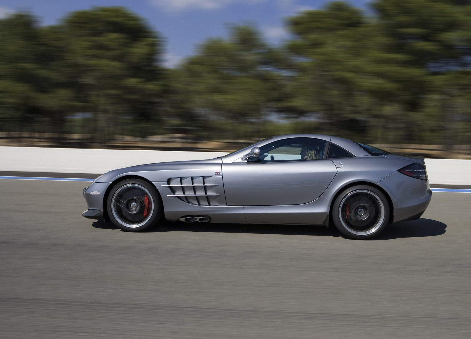 Mercedes-Benz SLR 722 Edition photo #42