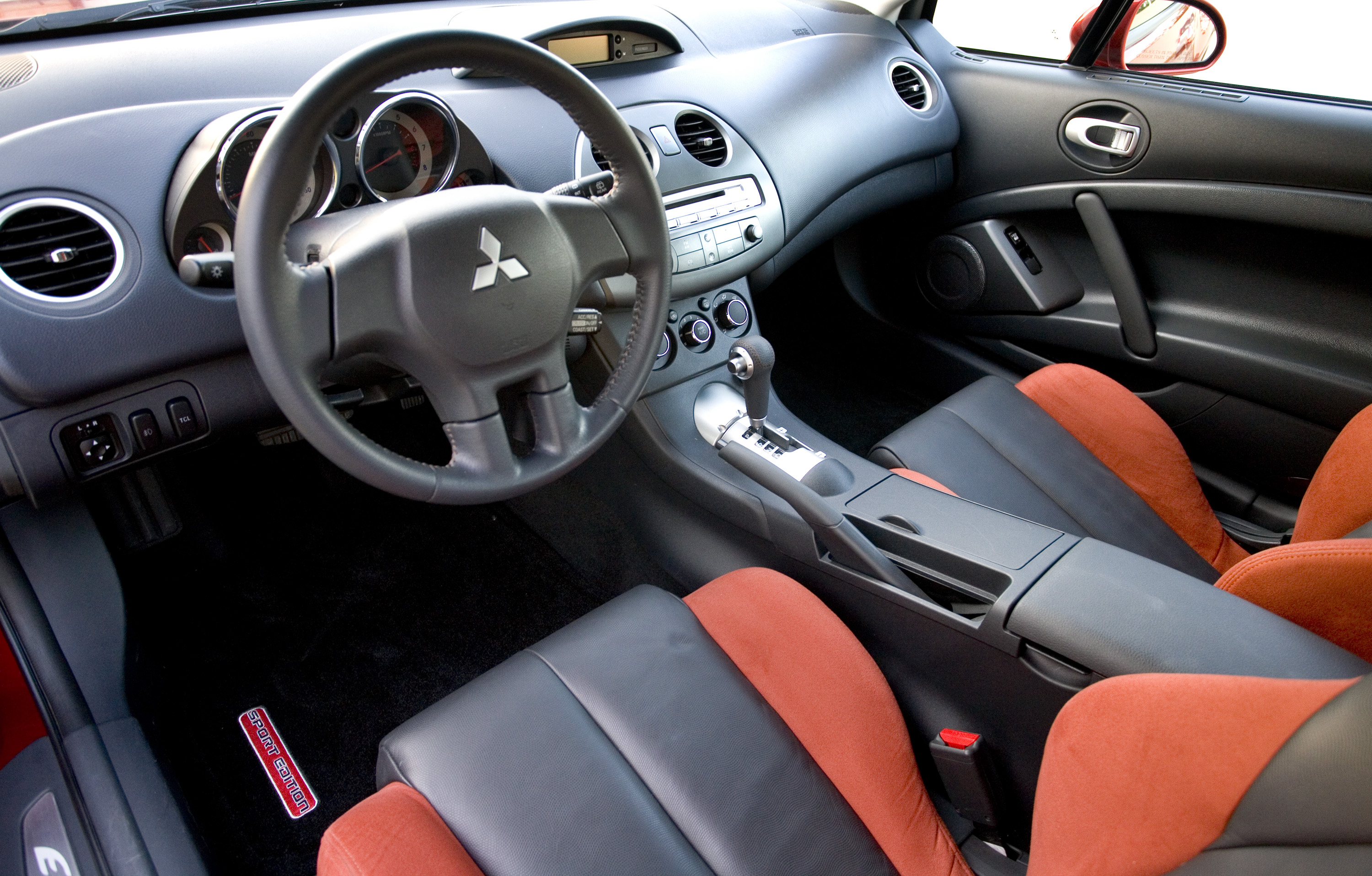 Mitsubishi Eclipse photo #8