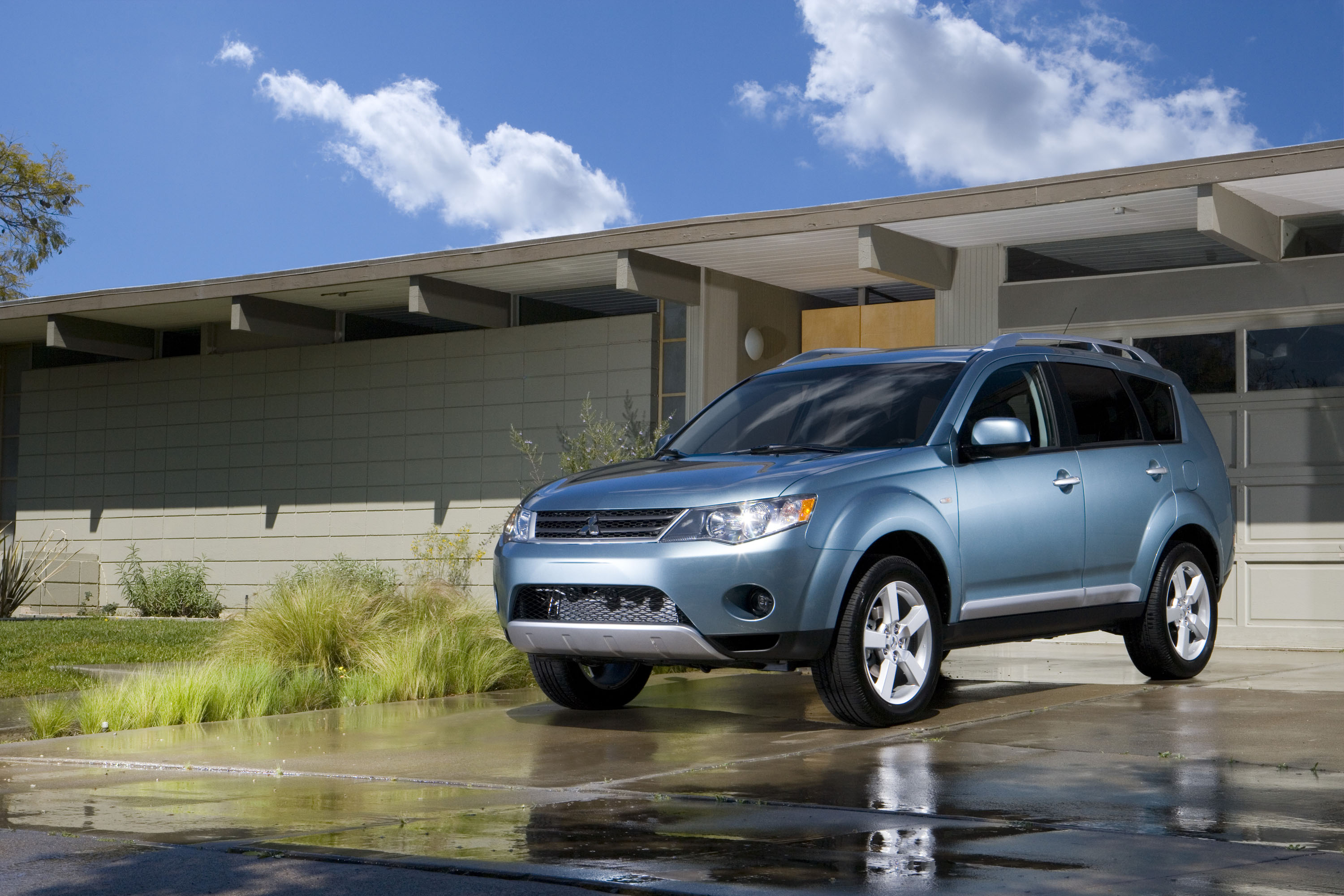 Mitsubishi Outlander photo #6