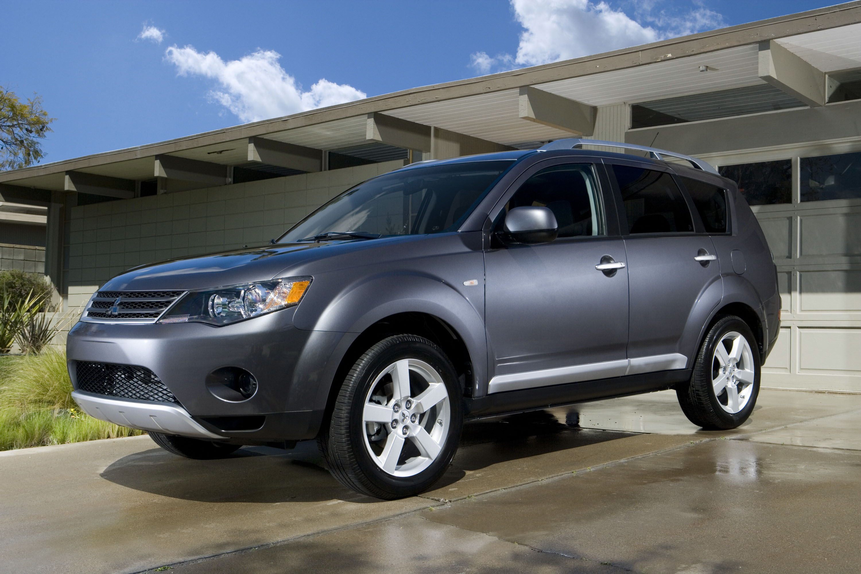 Mitsubishi Outlander photo #7