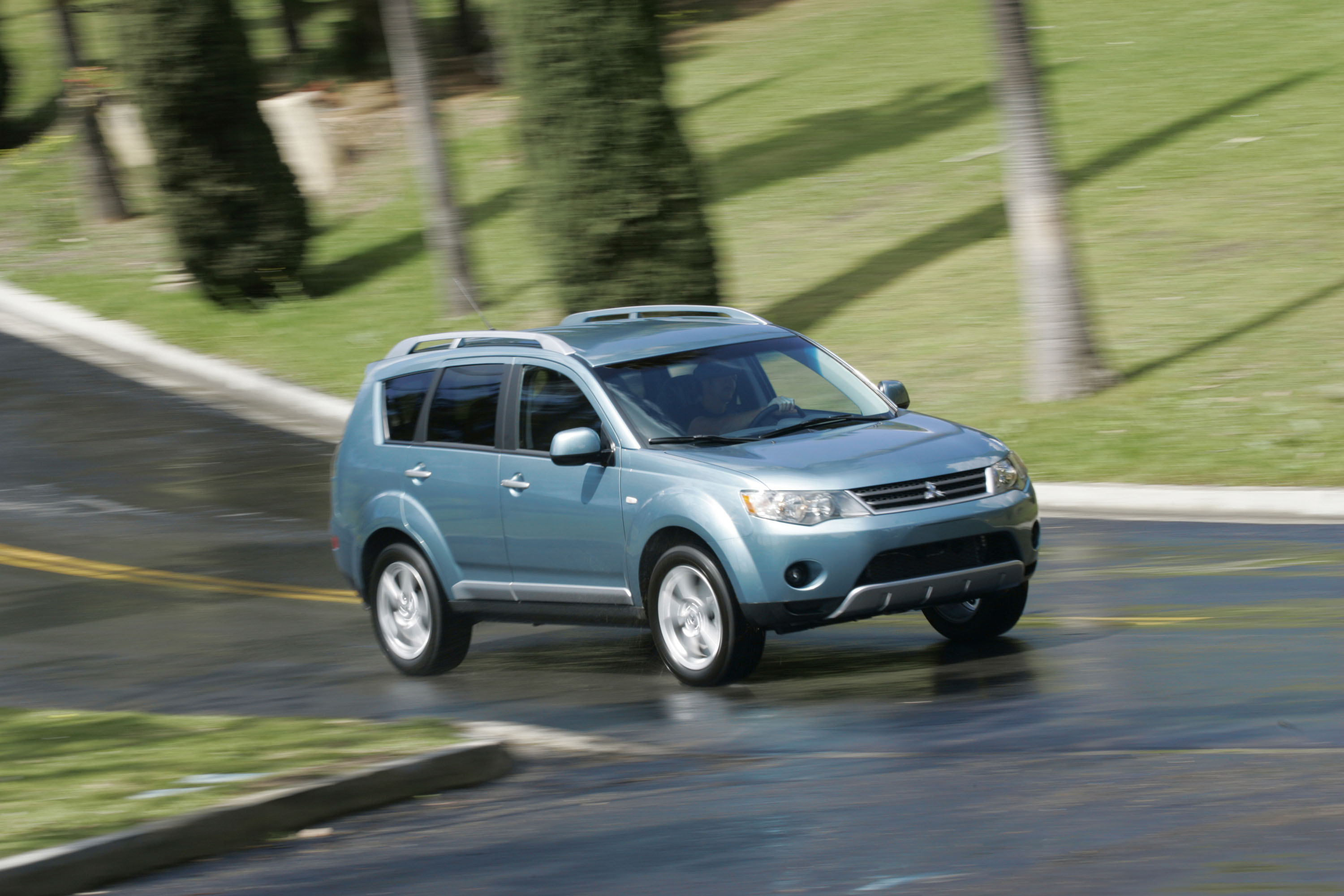 Mitsubishi Outlander photo #9