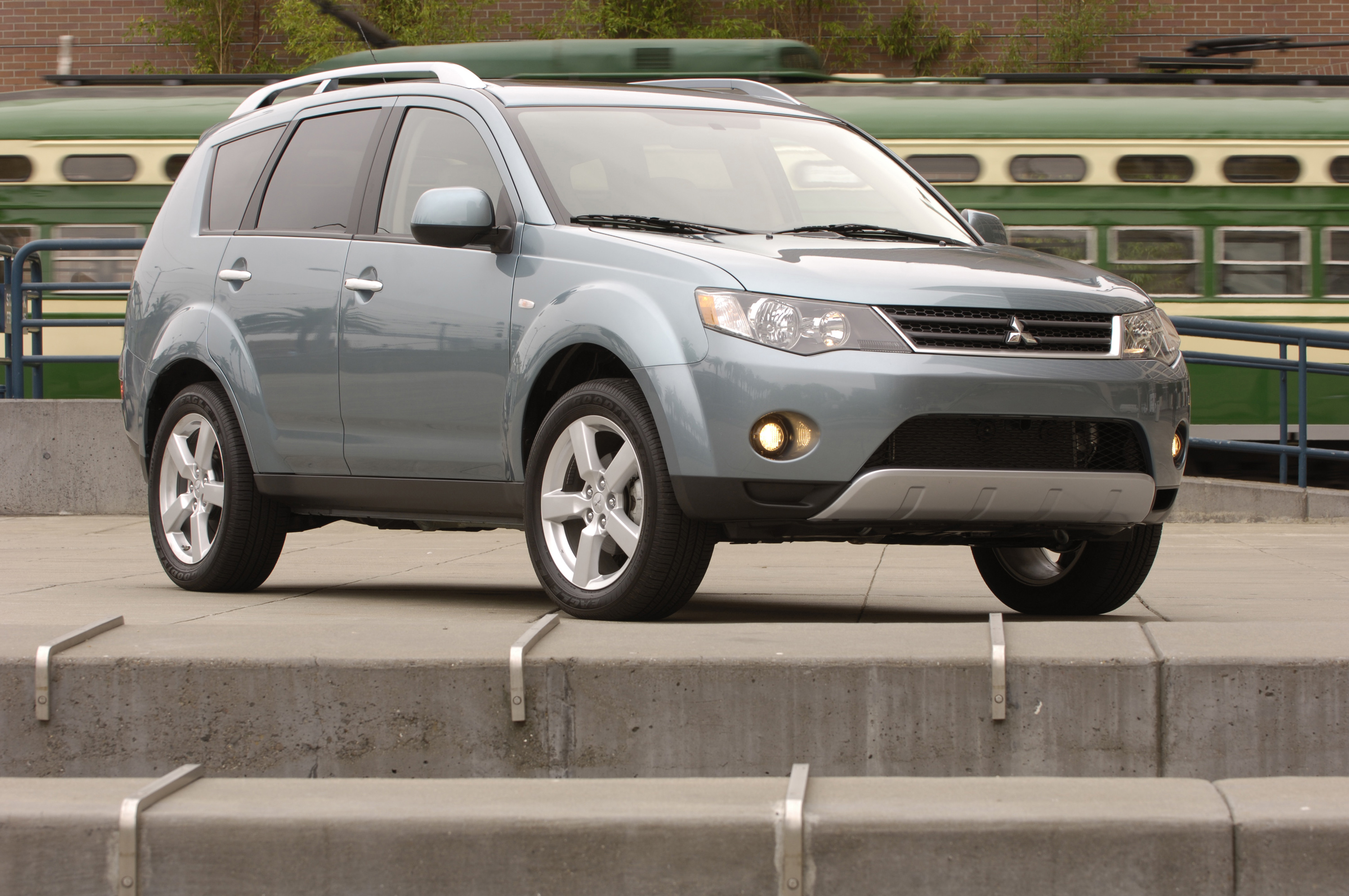Mitsubishi Outlander photo #14