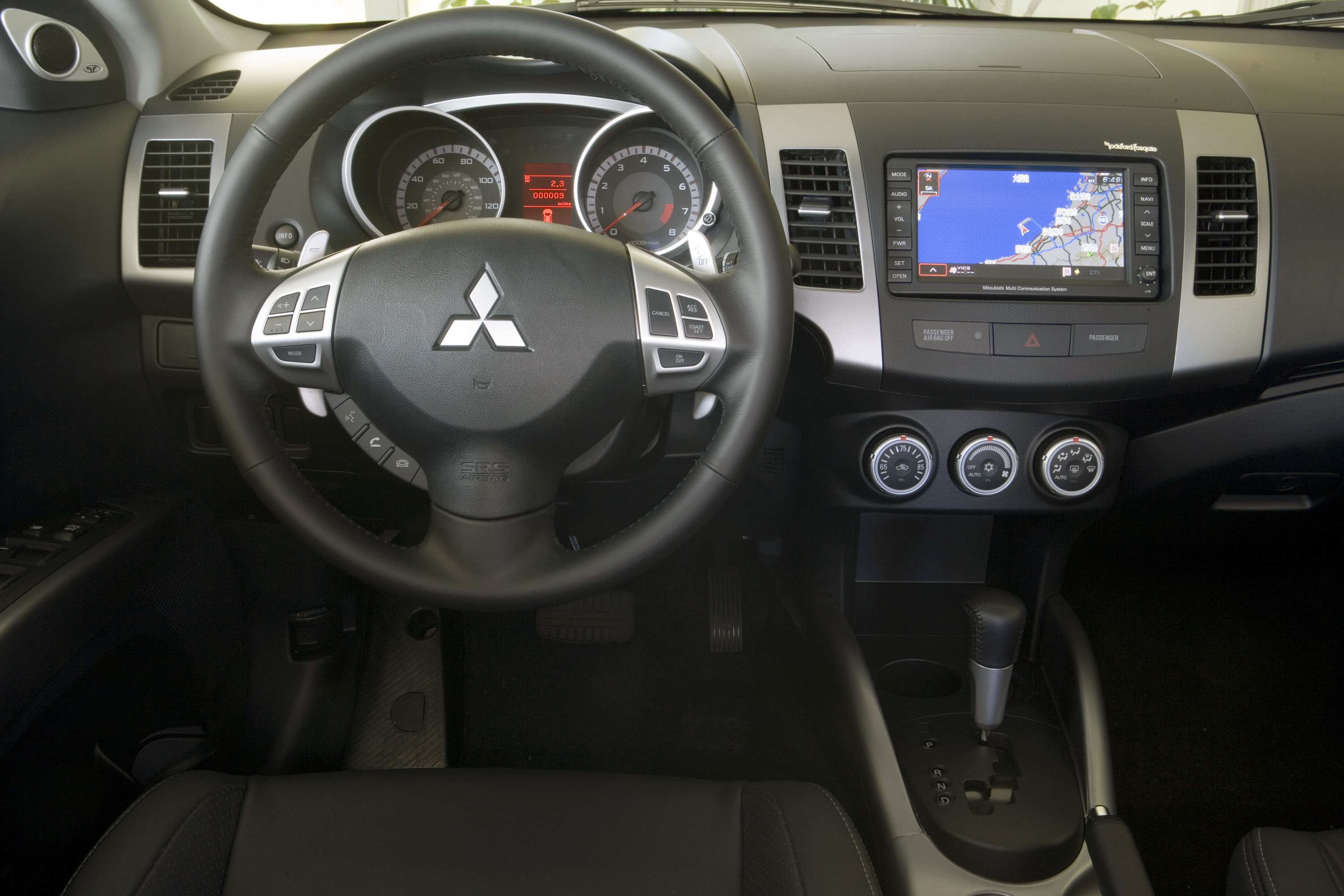 Mitsubishi Outlander photo #22