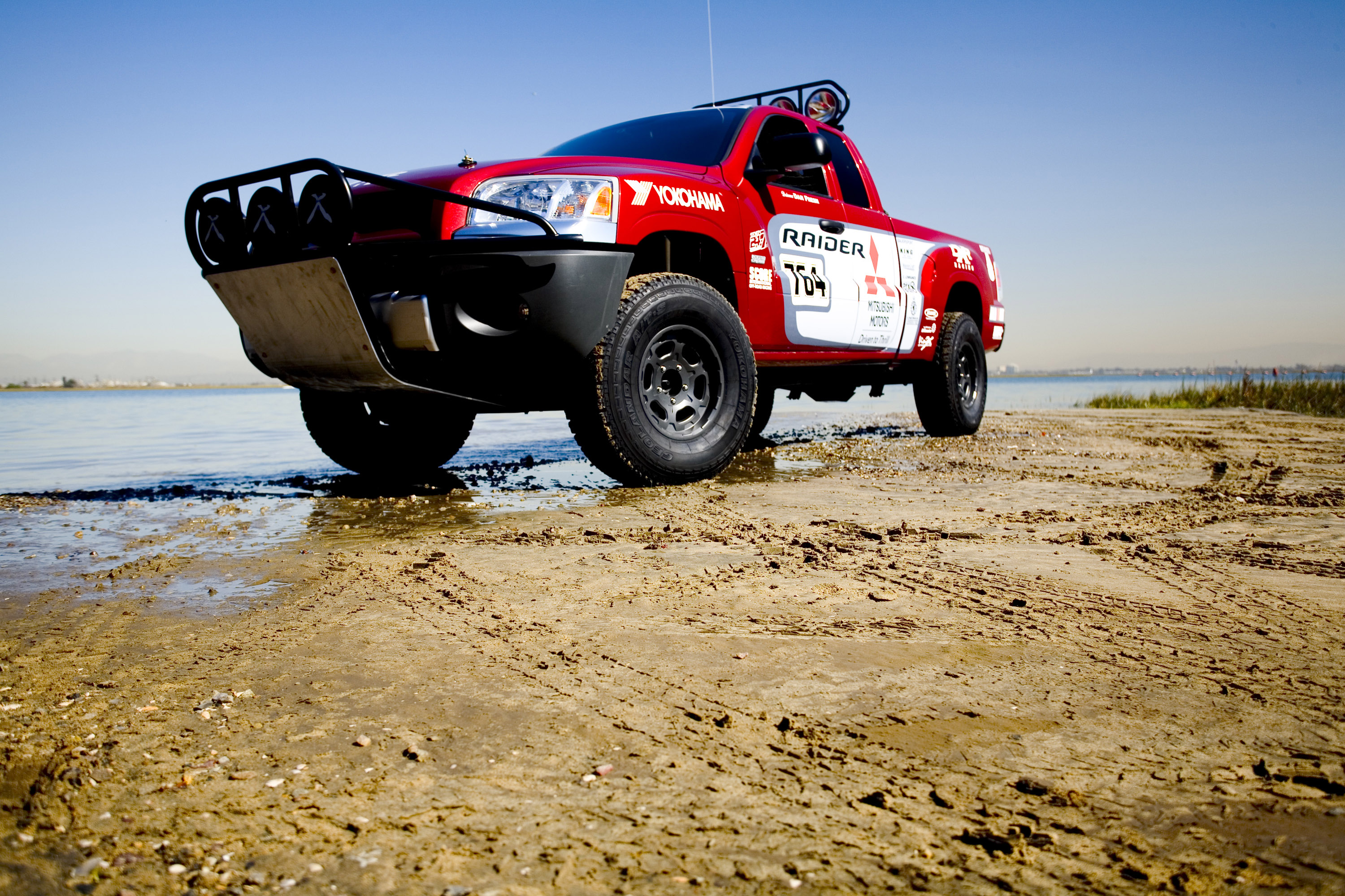 Mitsubishi Raider photo #4