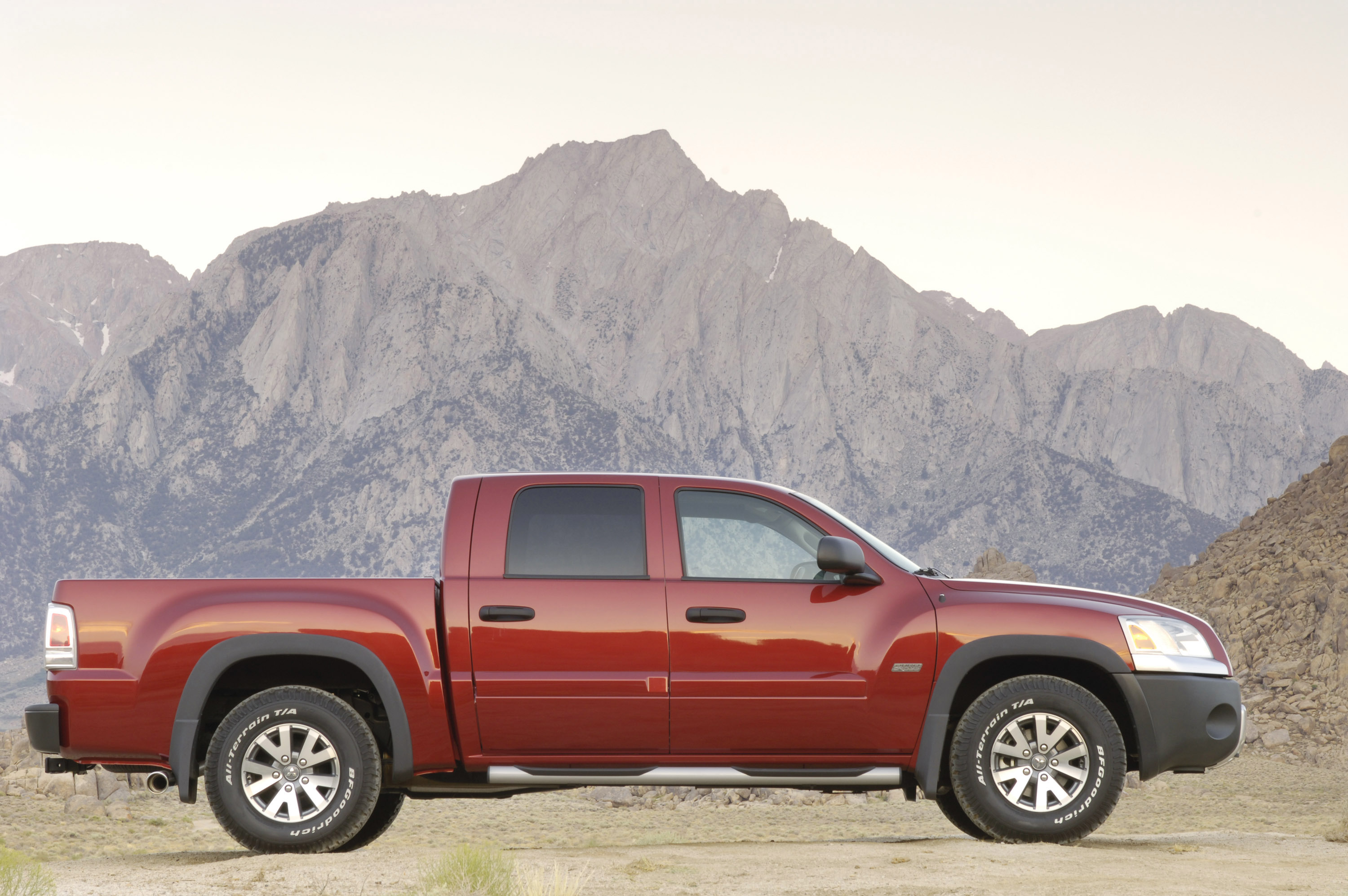 Mitsubishi Raider photo #8