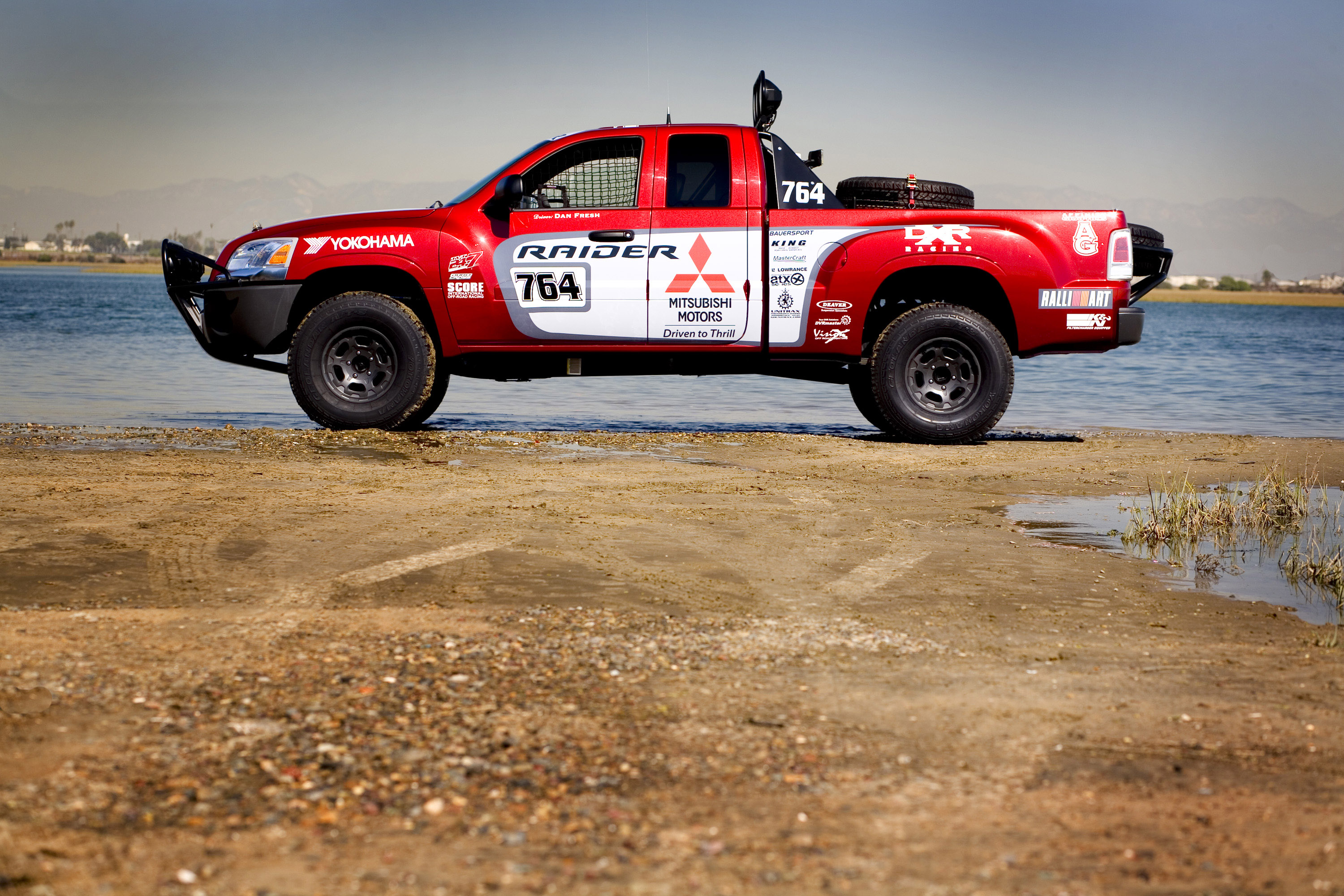 Mitsubishi Raider photo #9