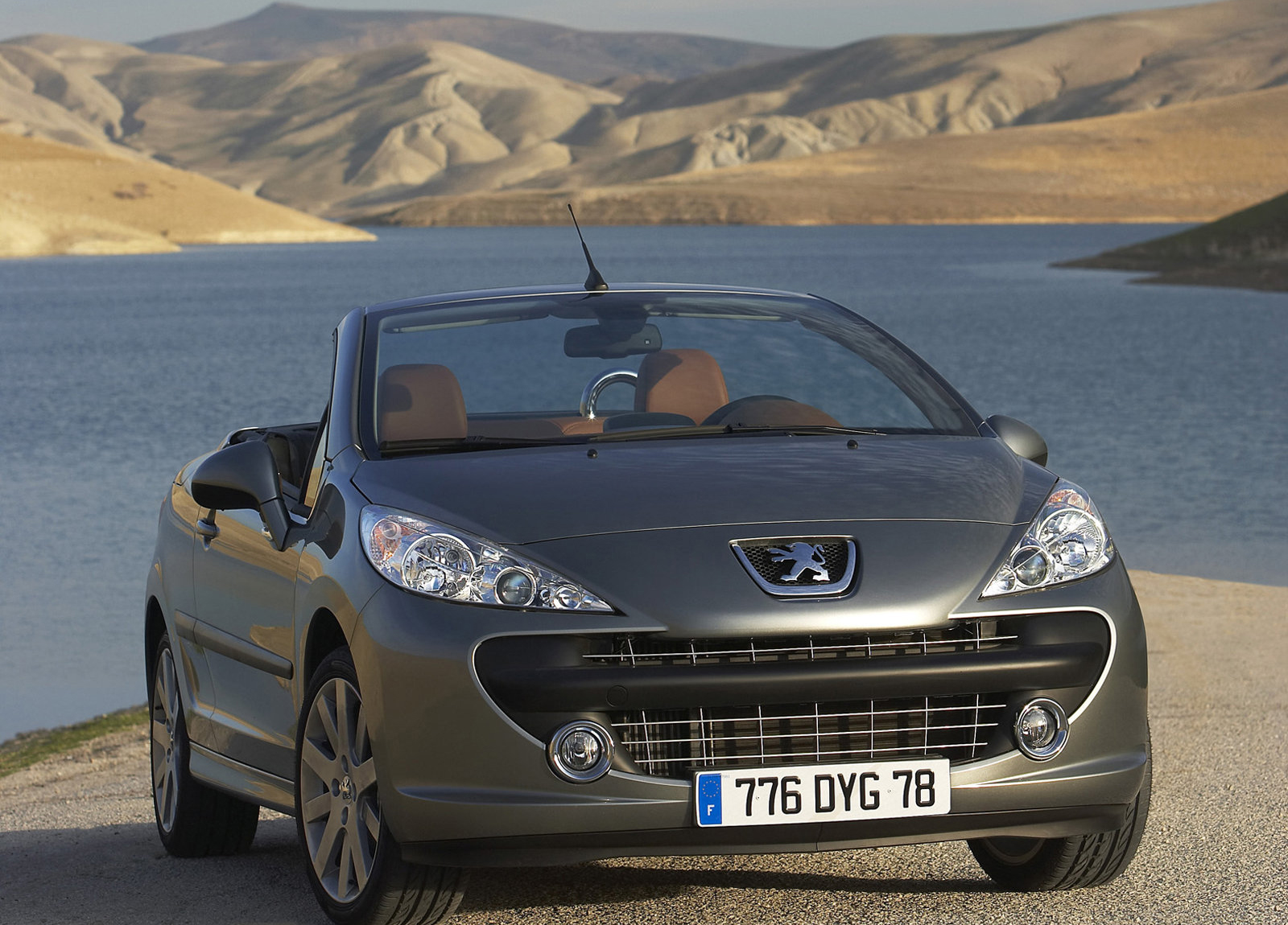 Peugeot 207 CC photo #19