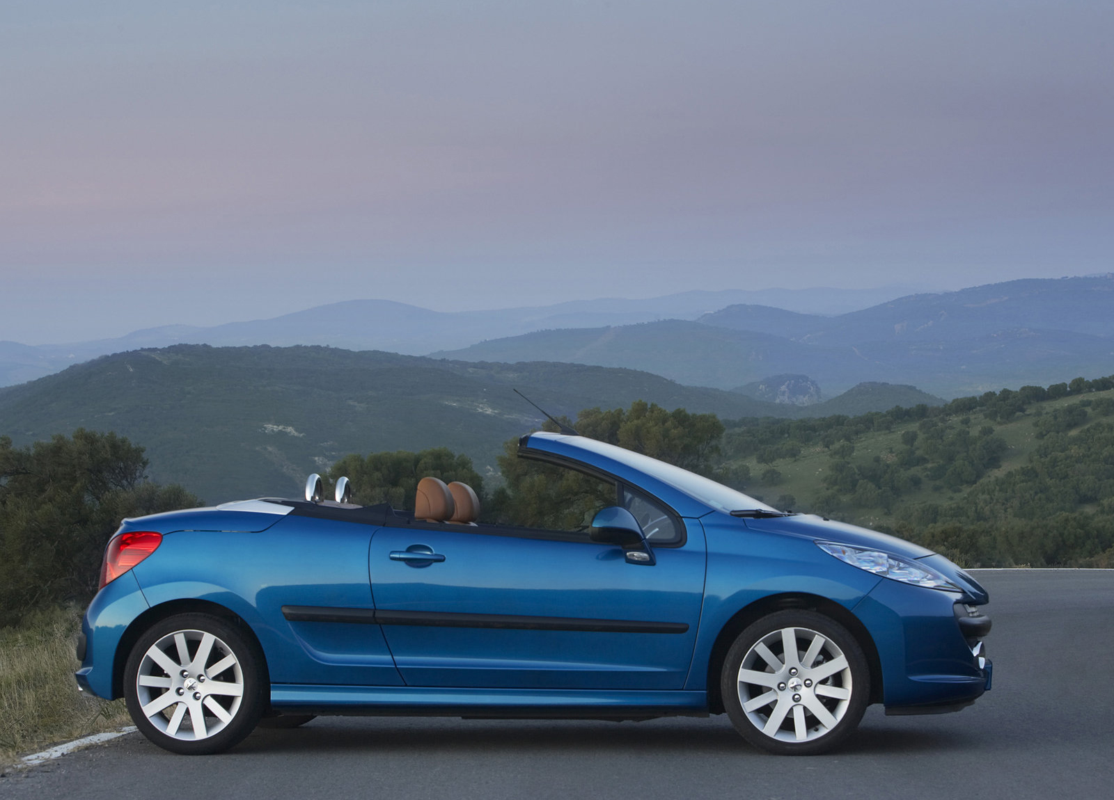 Peugeot 207 CC photo #29