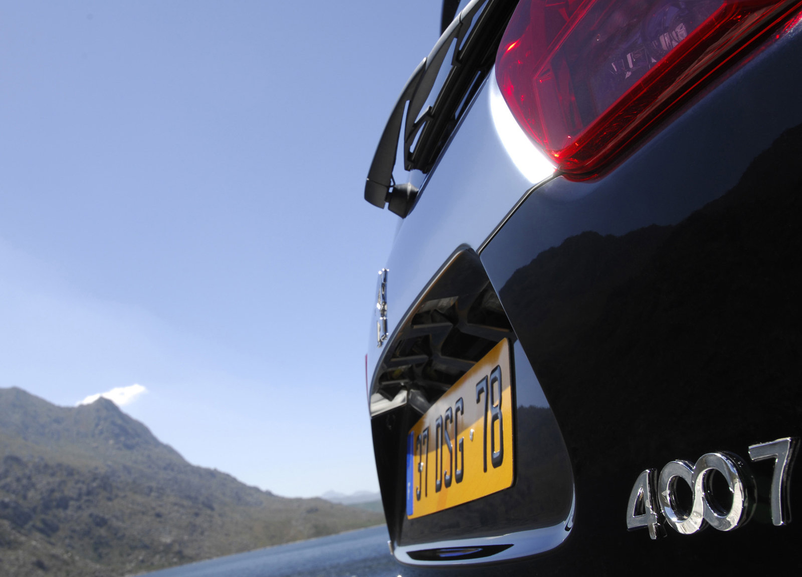 Peugeot 4007 photo #17