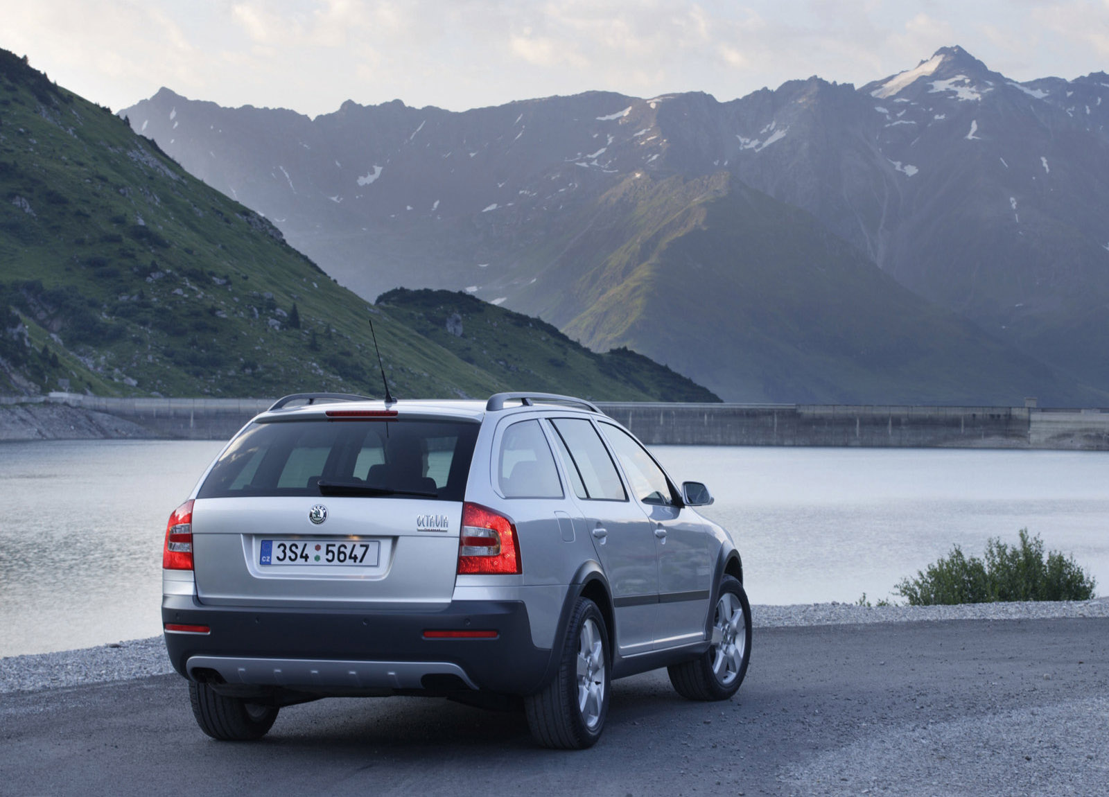 Skoda Octavia Scout photo #15