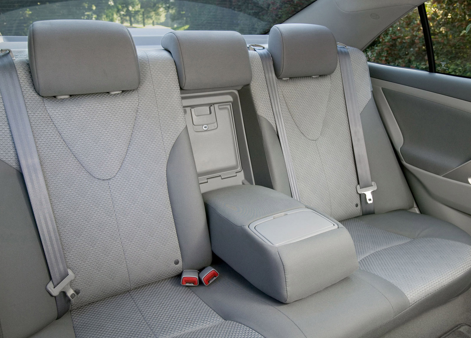 Toyota Camry SE photo #26