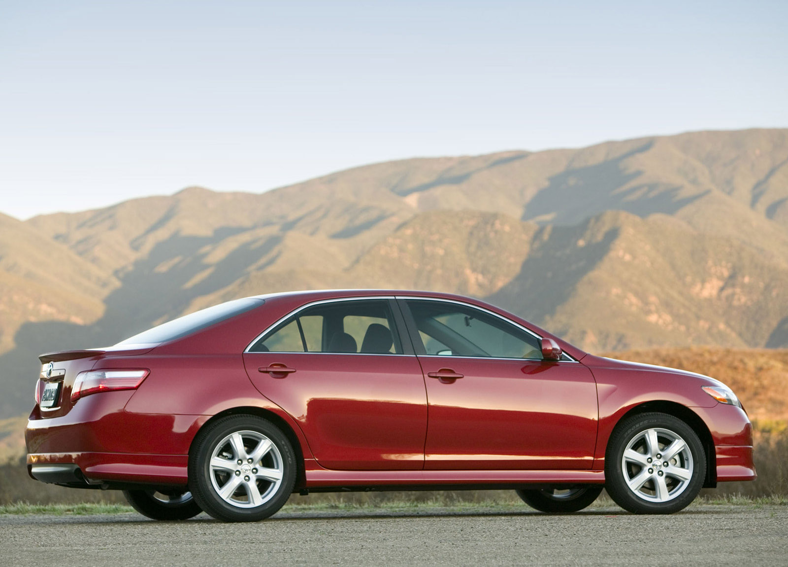 Toyota Camry SE photo #29