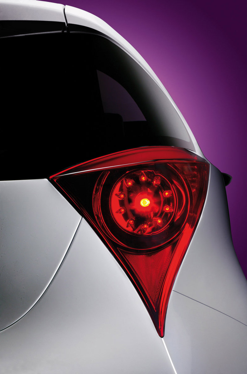 Toyota iQ Concept photo #10