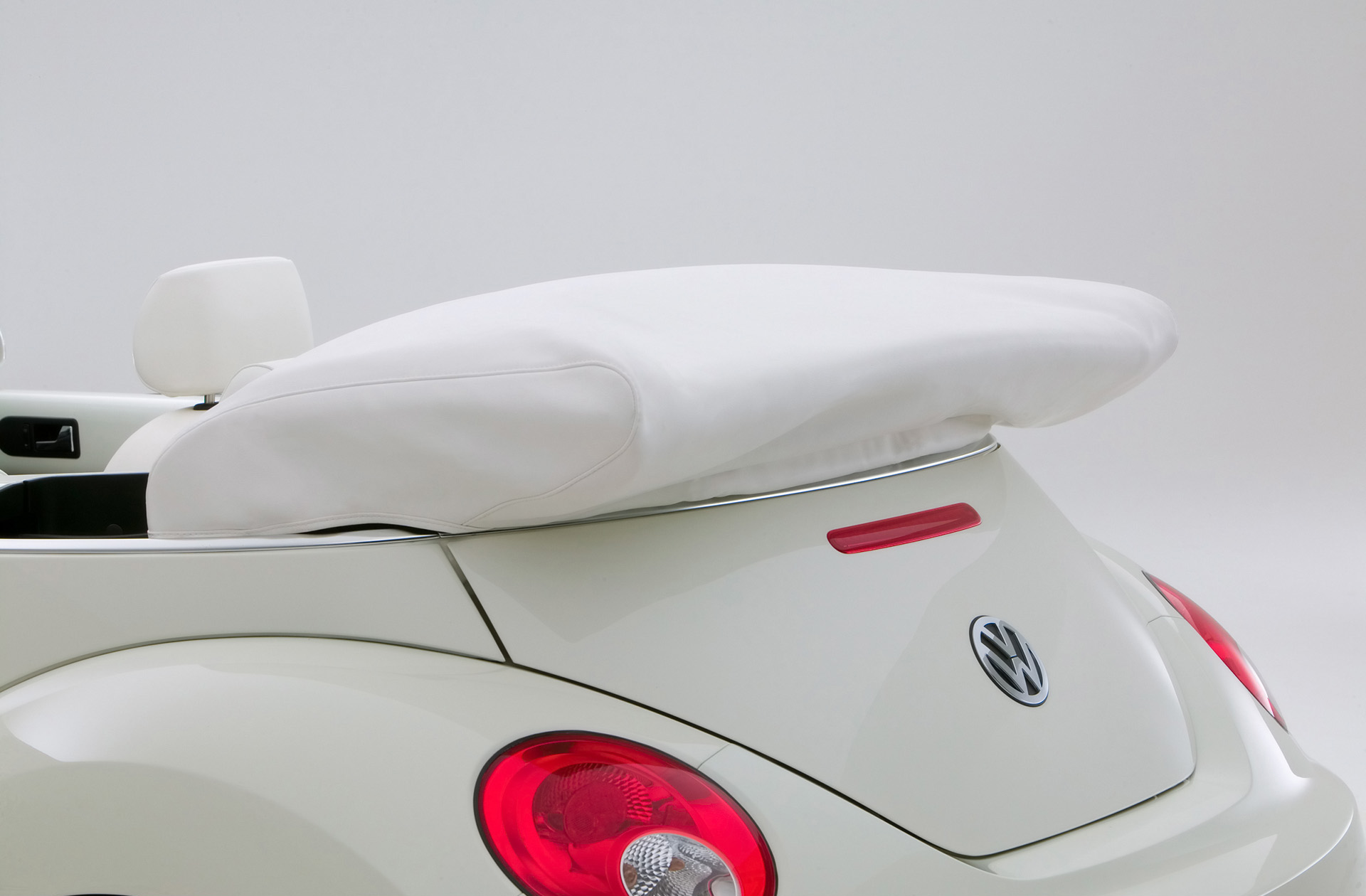 VW Beetle Cabrio White