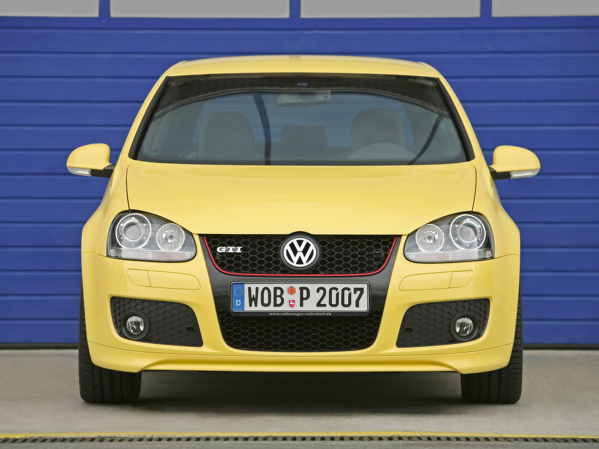 Volkswagen Golf GTI Pirelli photo #2