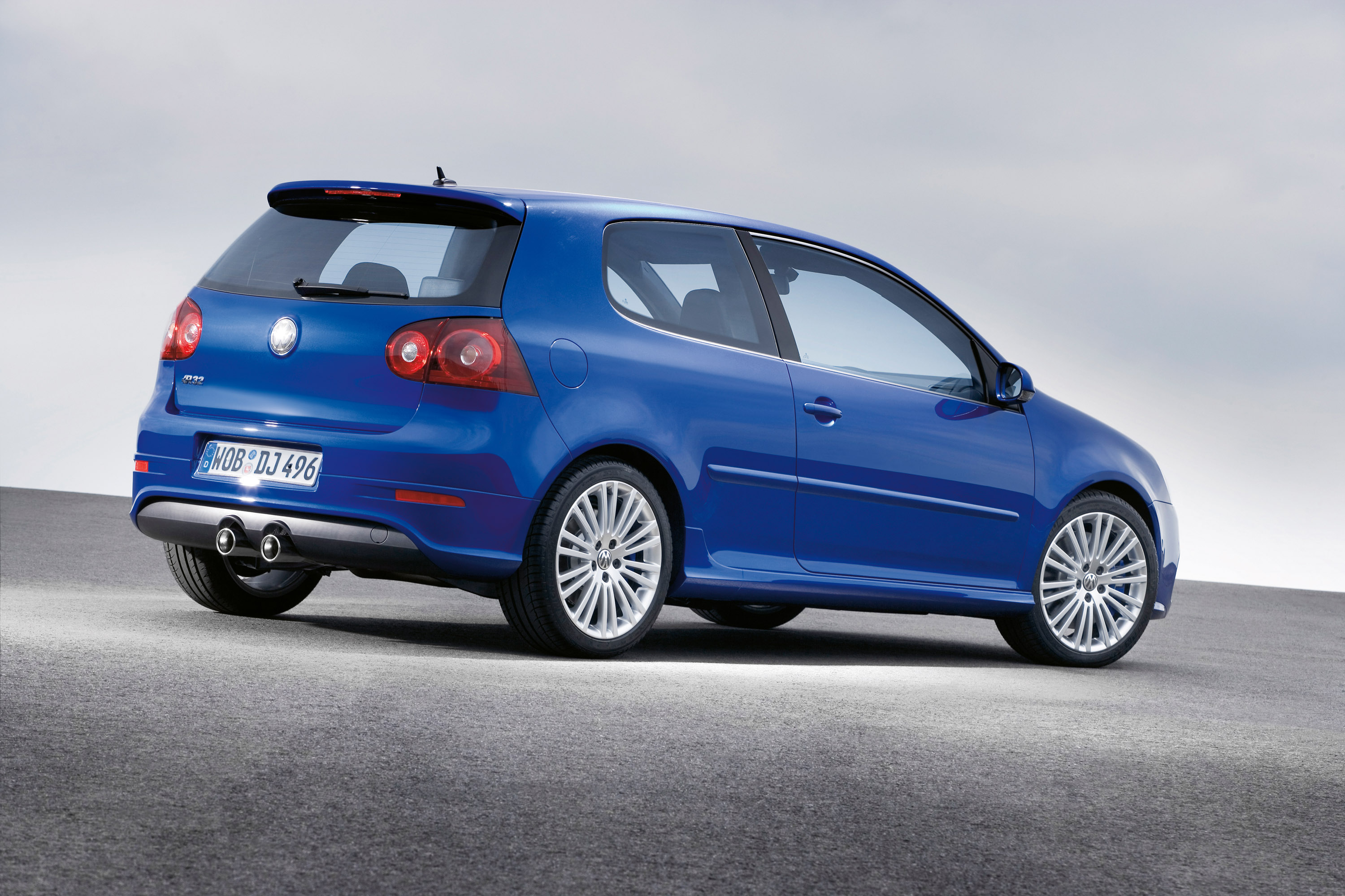 Volkswagen Golf R32 photo #8