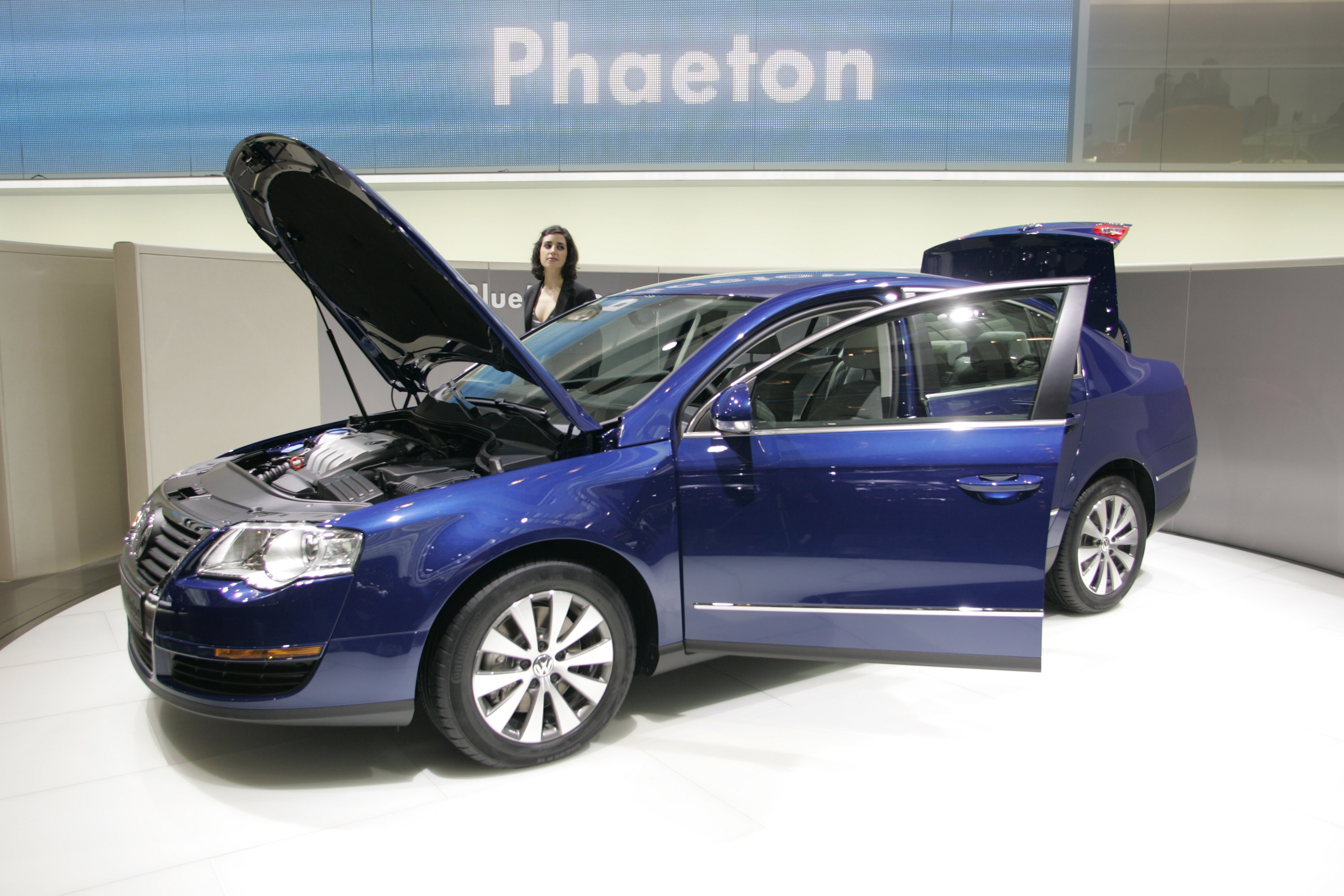 Volkswagen Passat BlueMotion photo #3