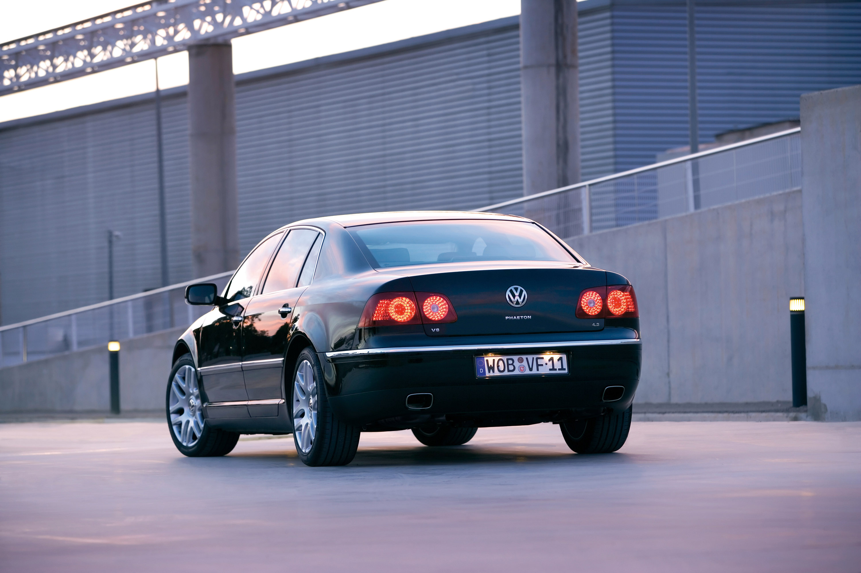 Volkswagen Phaeton photo #15