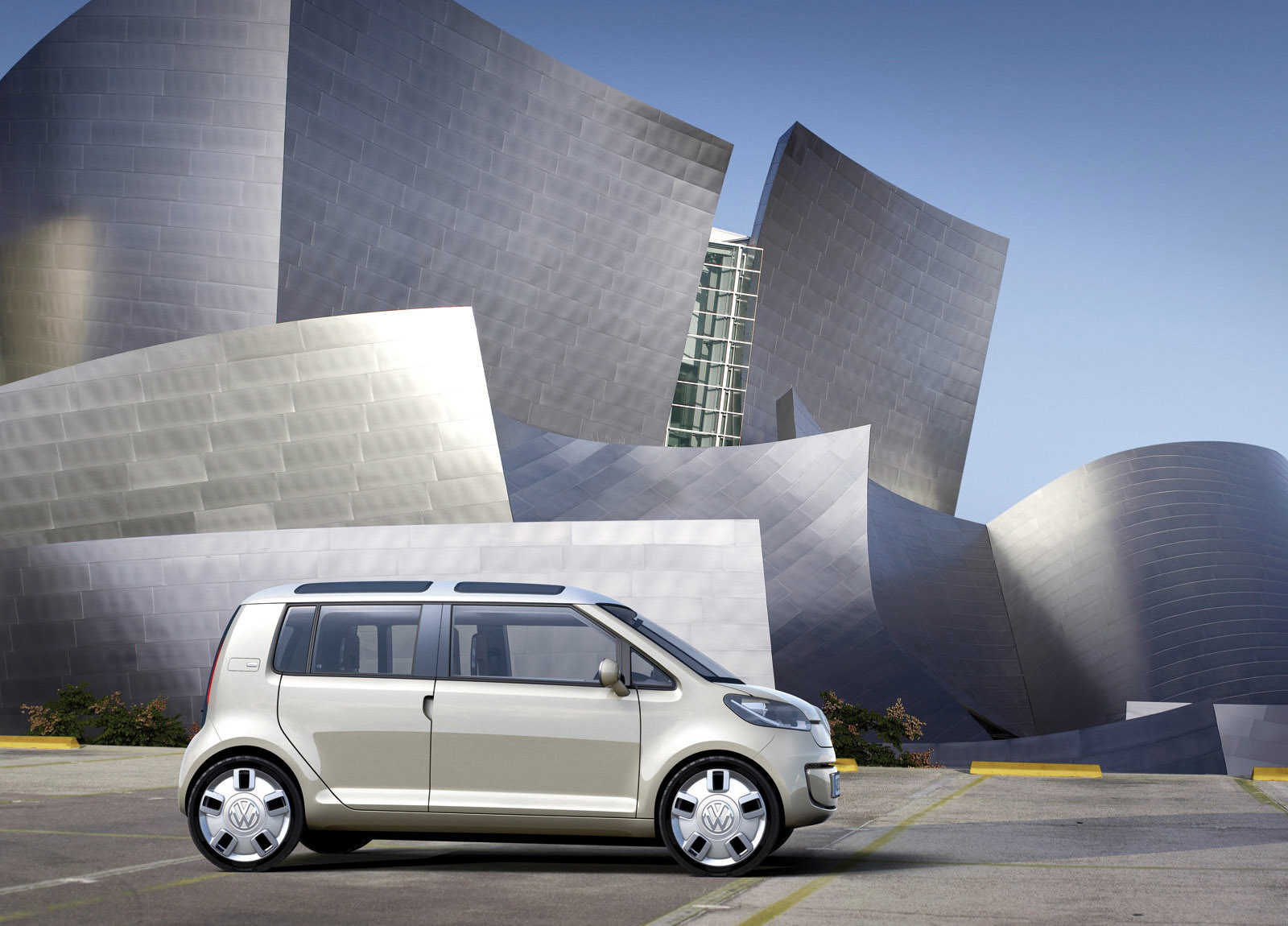 Volkswagen Space Up Blue Concept photo #6