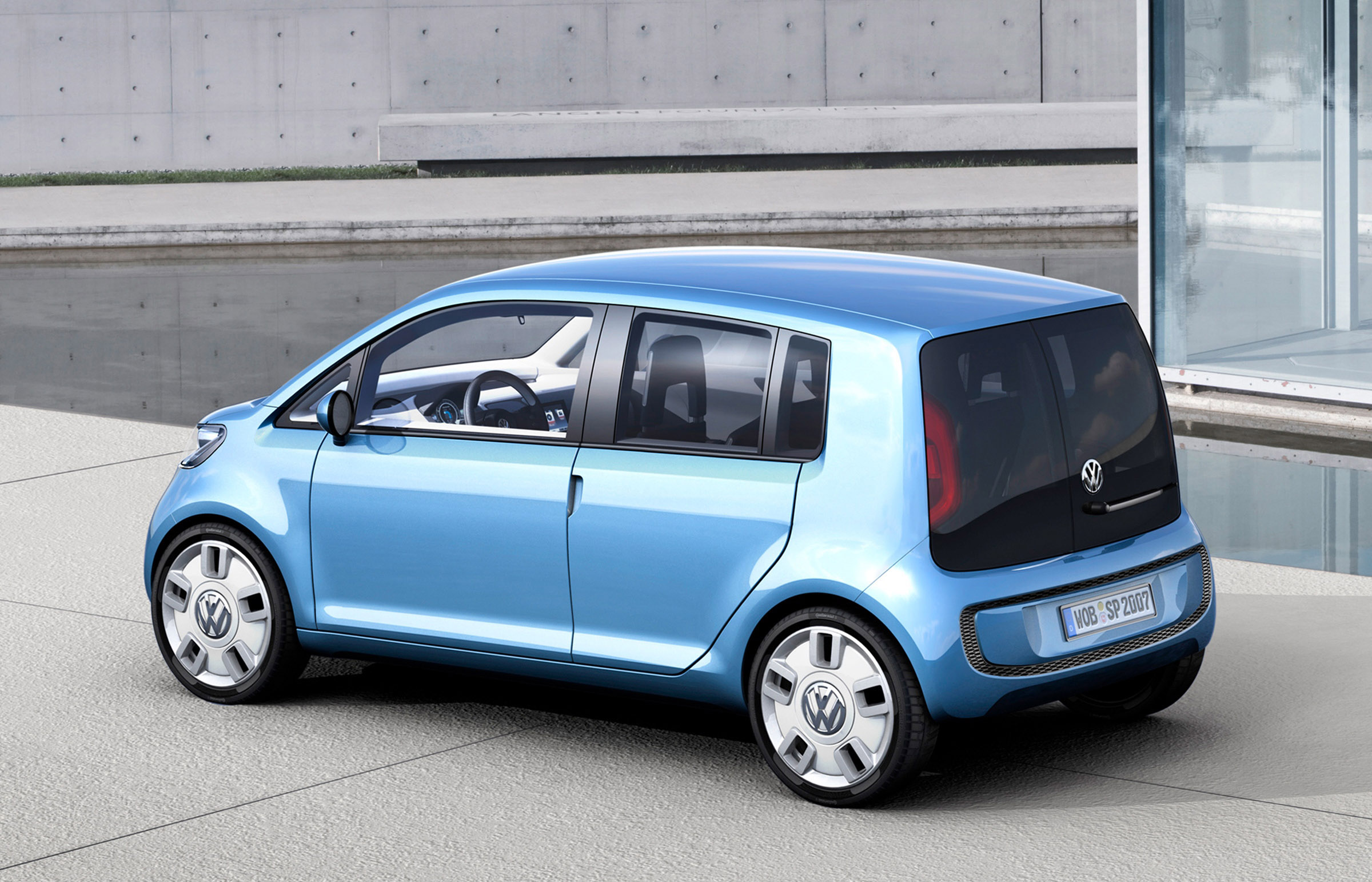 Volkswagen Space Up photo #6
