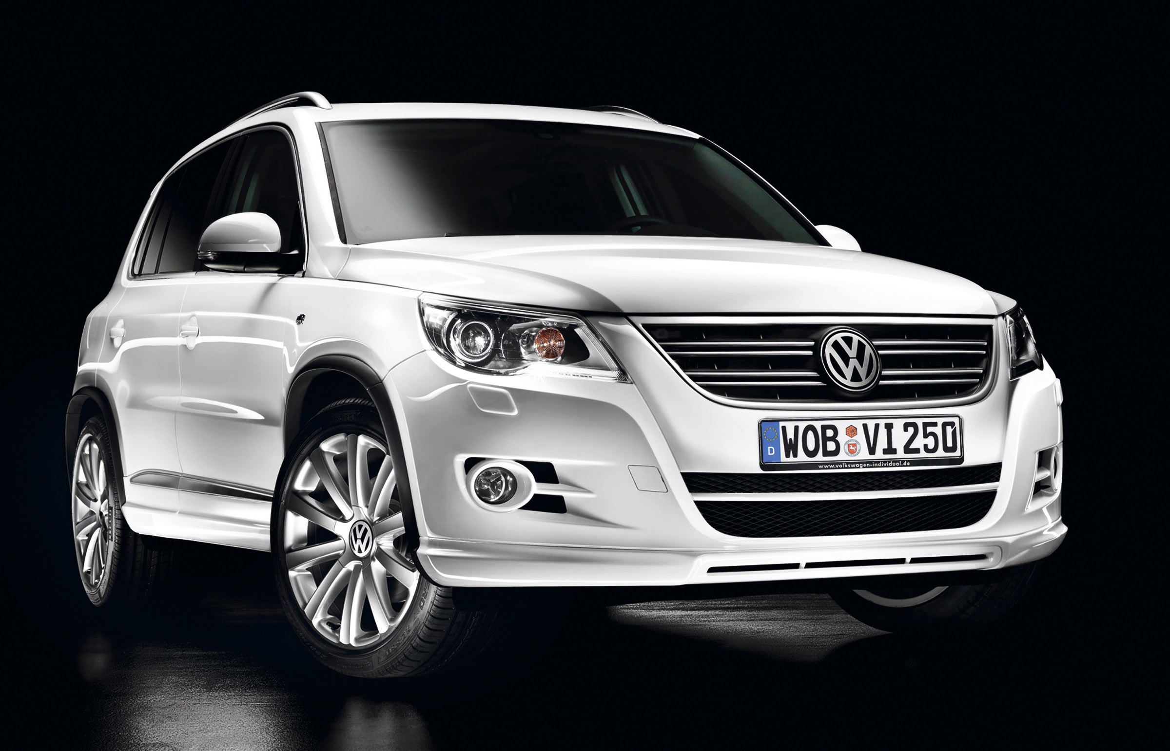 Volkswagen Tiguan R-Line photo #1