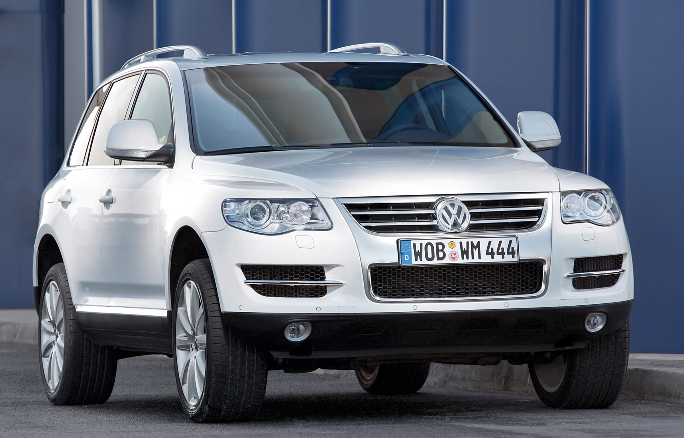 Volkswagen Touareg Blue TDI photo #1