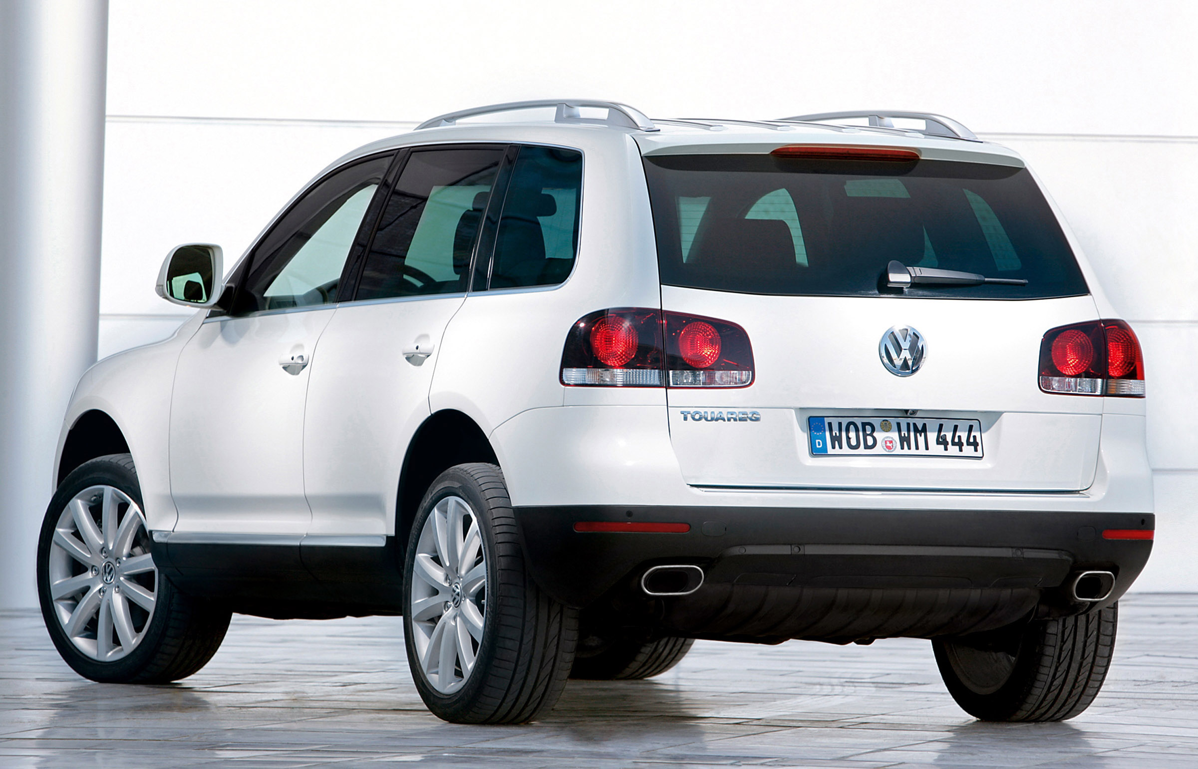 Volkswagen Touareg Blue TDI photo #2