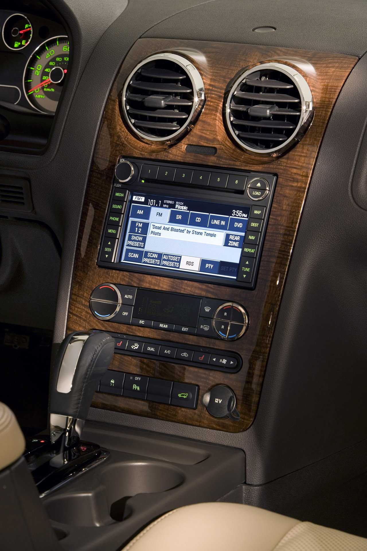 Ford Taurus X photo #19